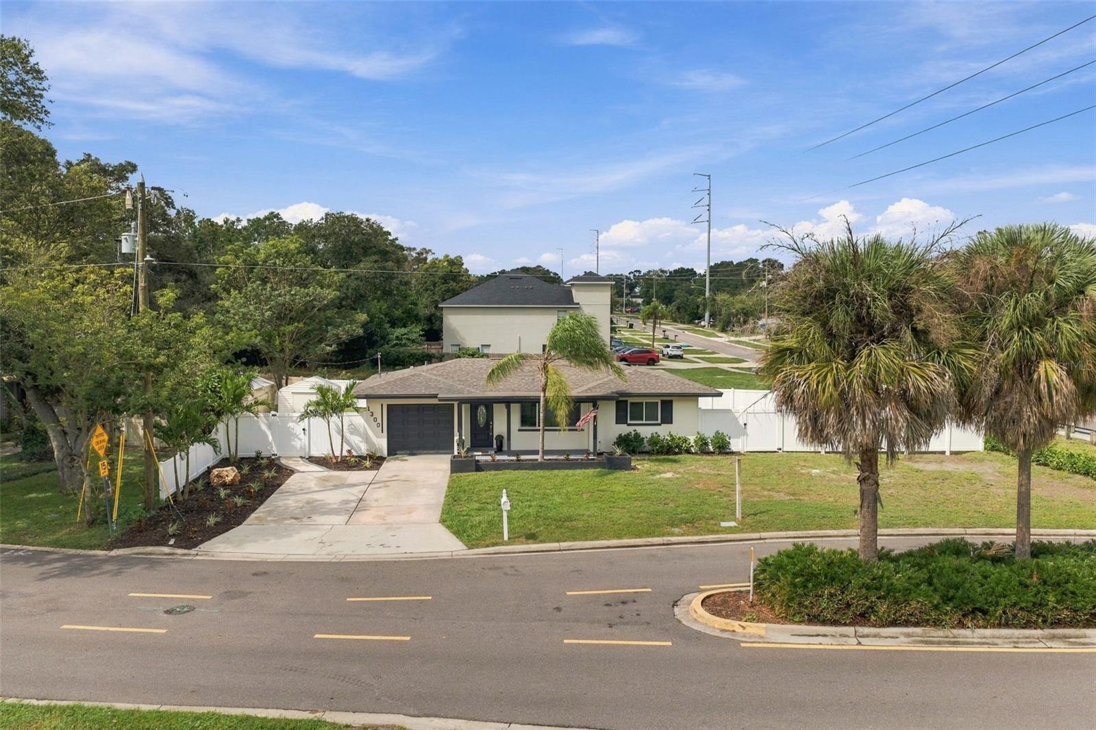 1300 S HILLCREST AVE — photo 44