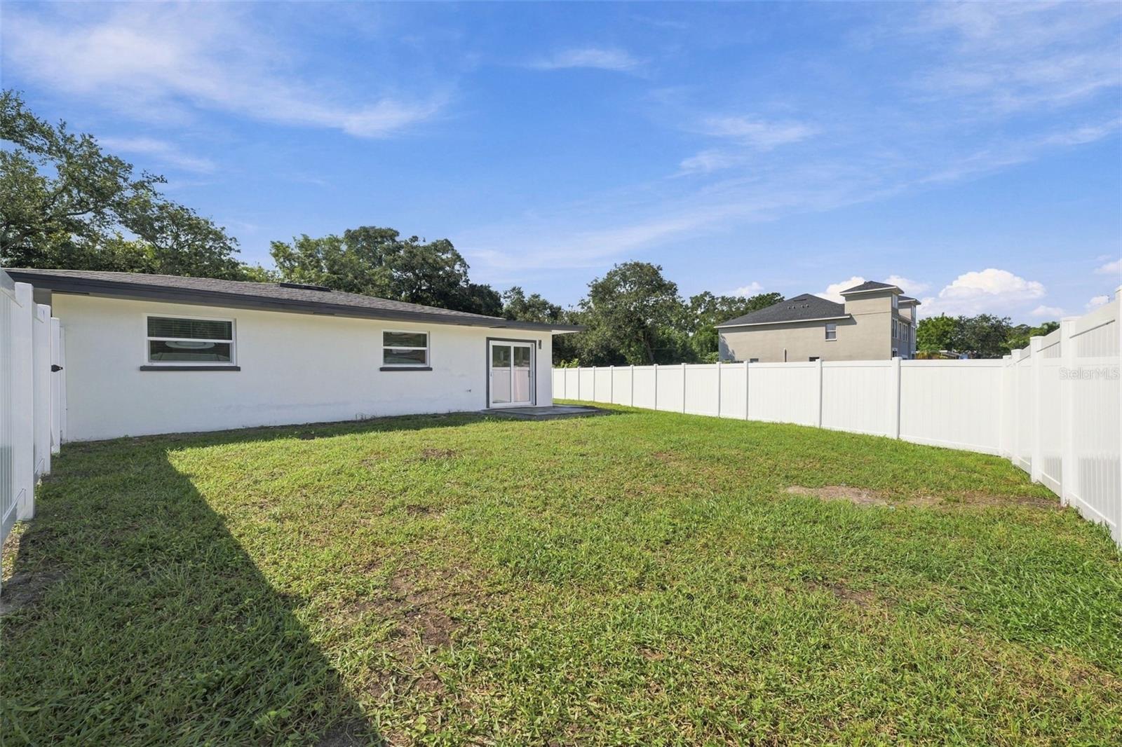 1300 S HILLCREST AVE — photo 40