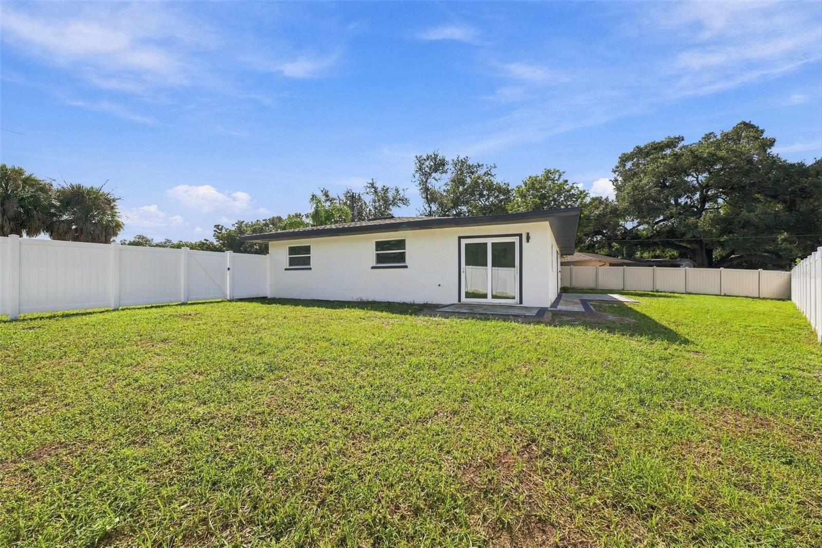 1300 S HILLCREST AVE — photo 39