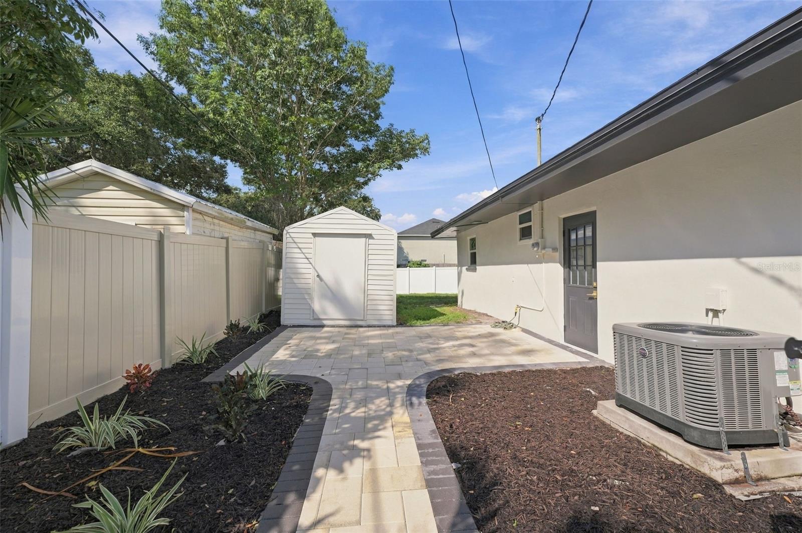 1300 S HILLCREST AVE — photo 41