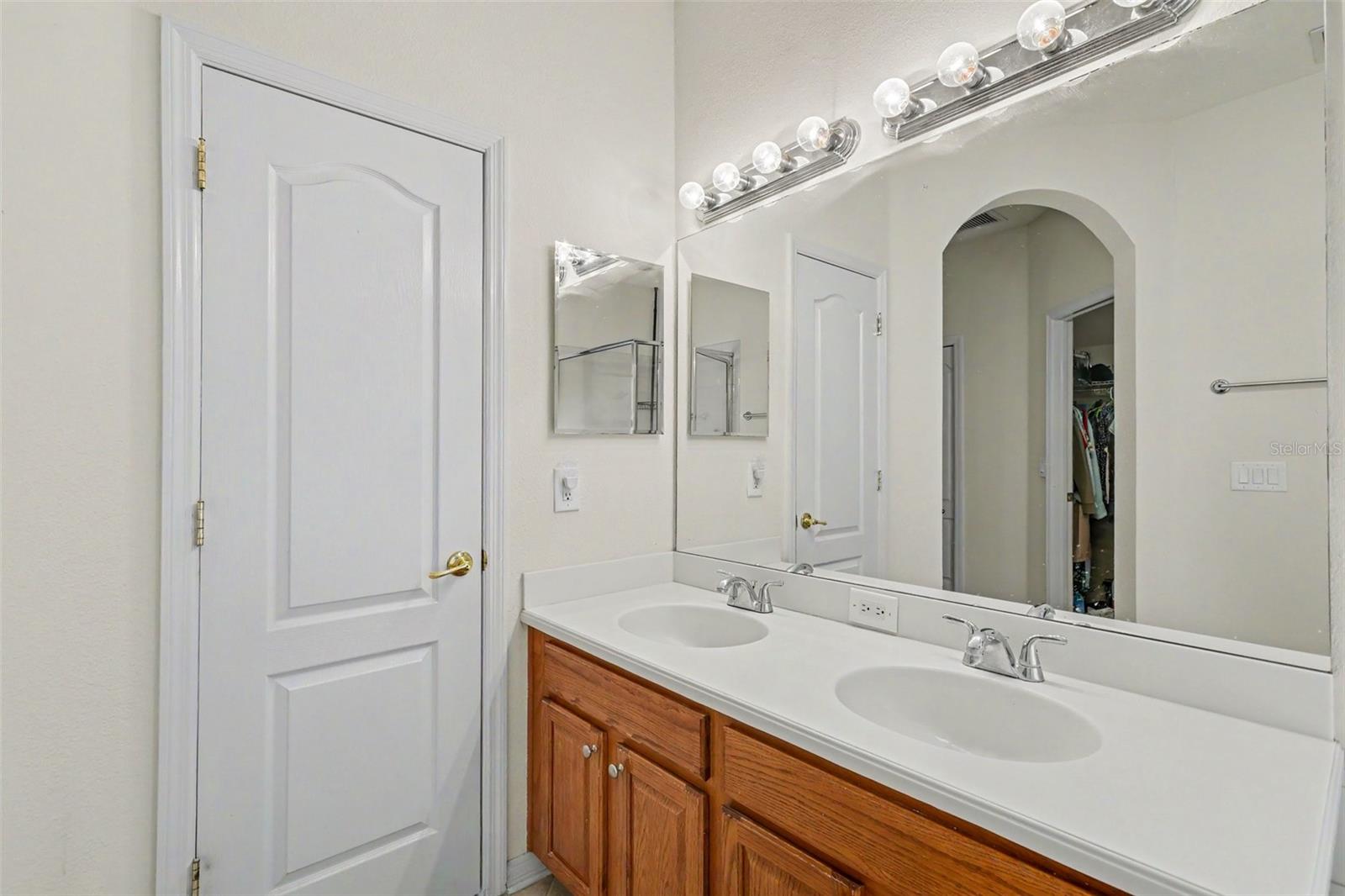 10710 SHADY PRESERVE DR — photo 18