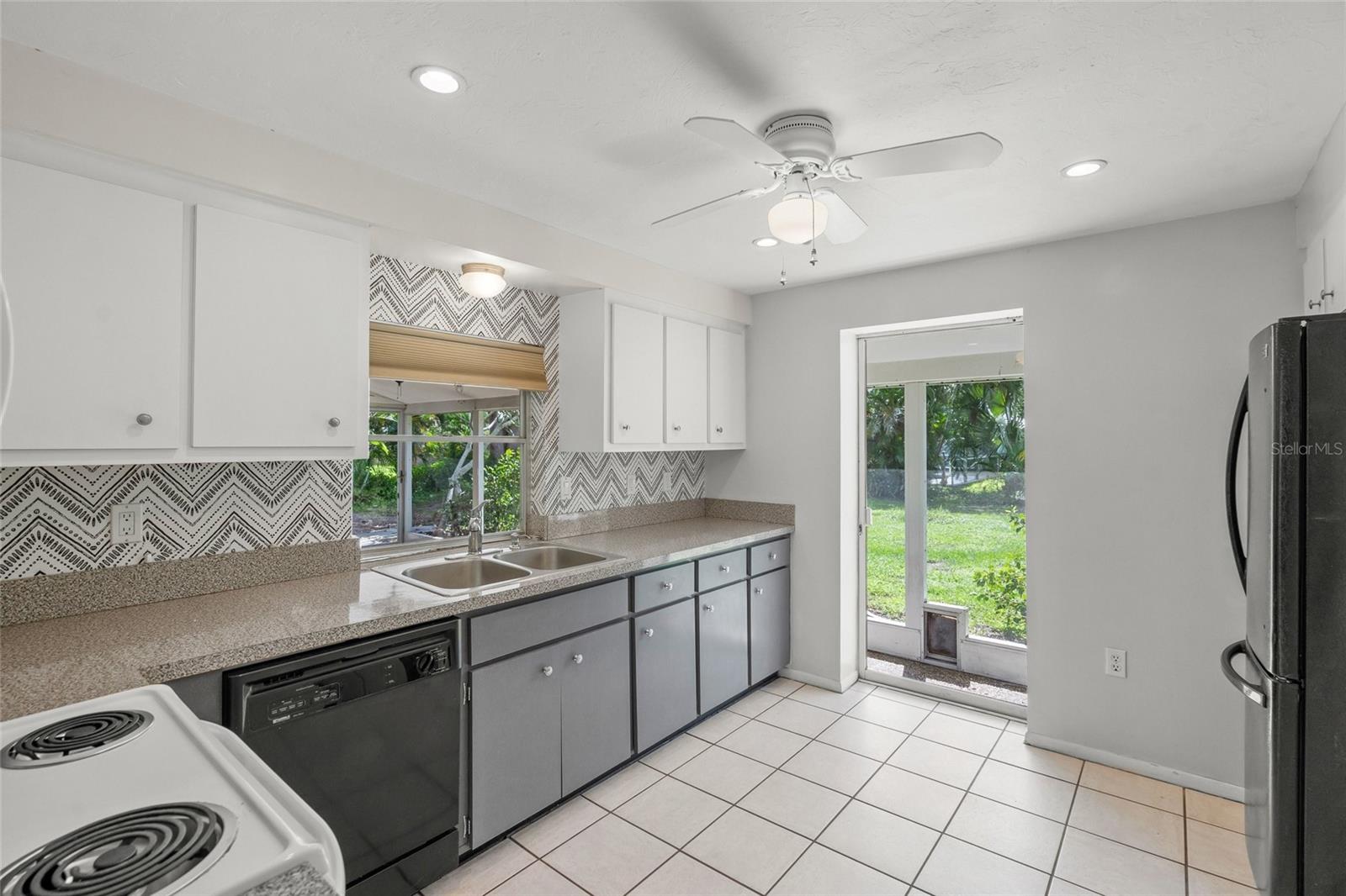 3185 REGATTA CIR — photo 6