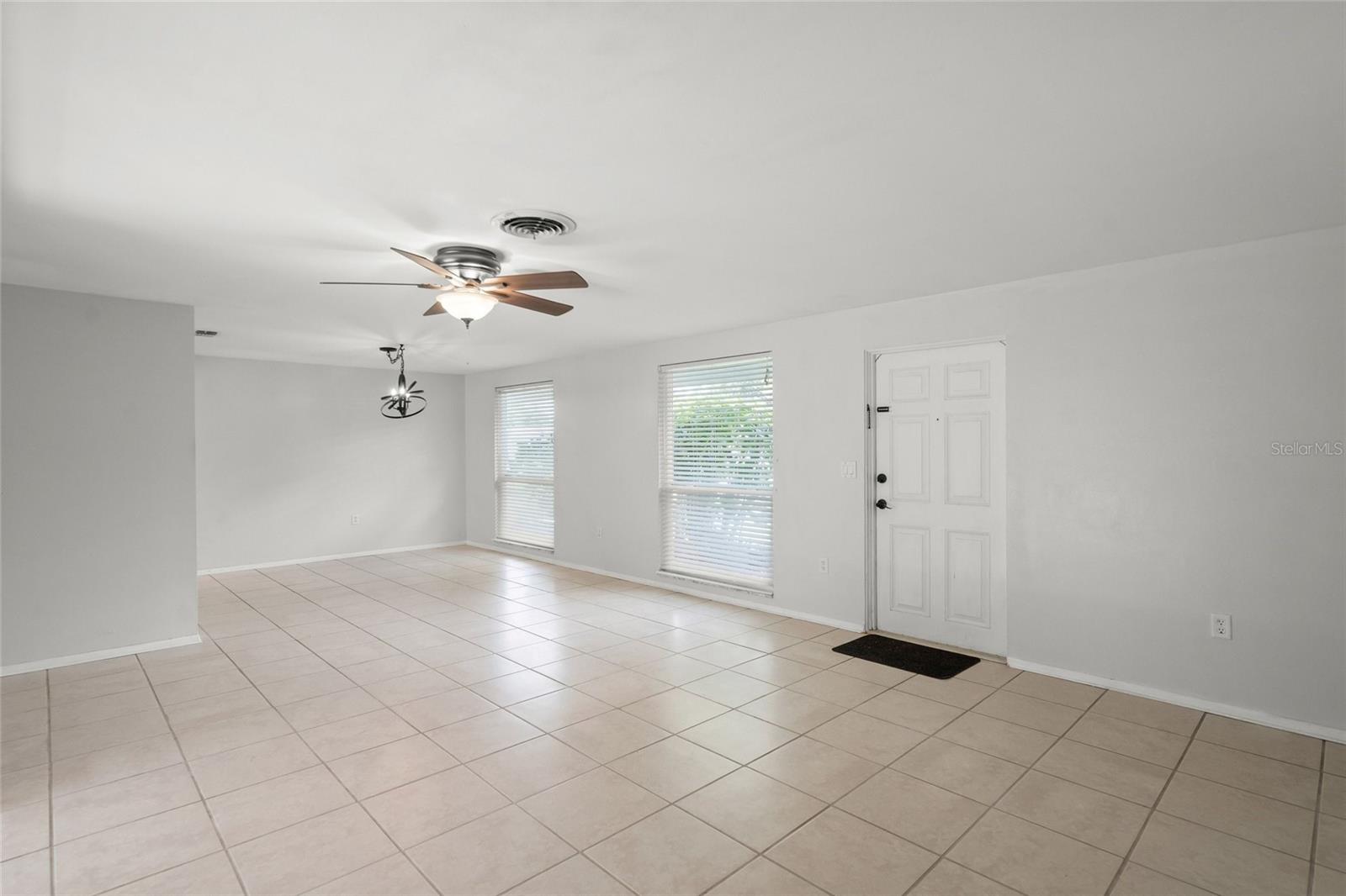 3185 REGATTA CIR — photo 2