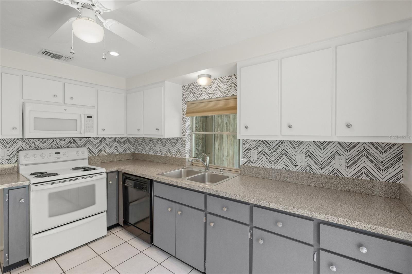 3185 REGATTA CIR — photo 7