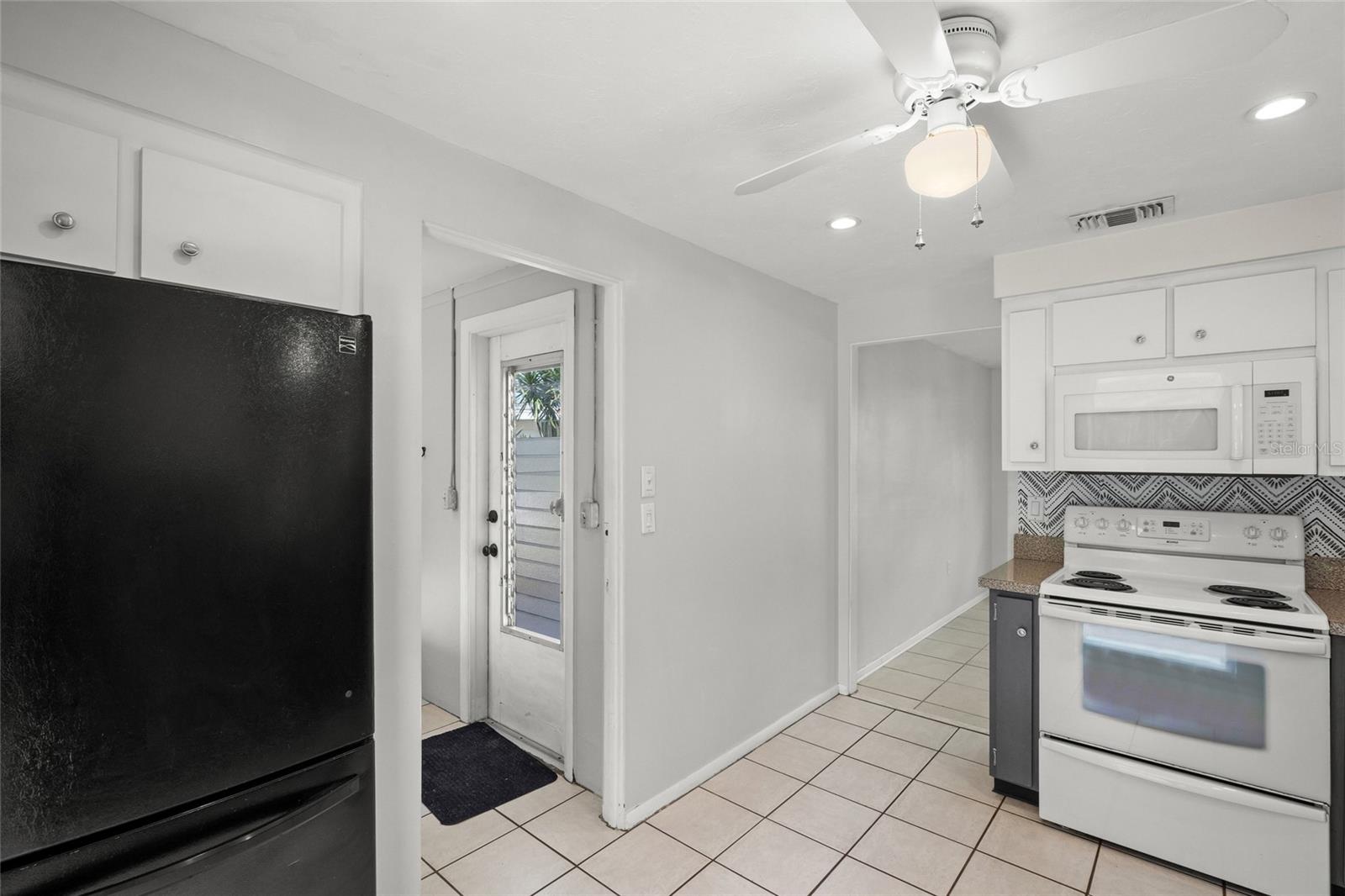 3185 REGATTA CIR — photo 8