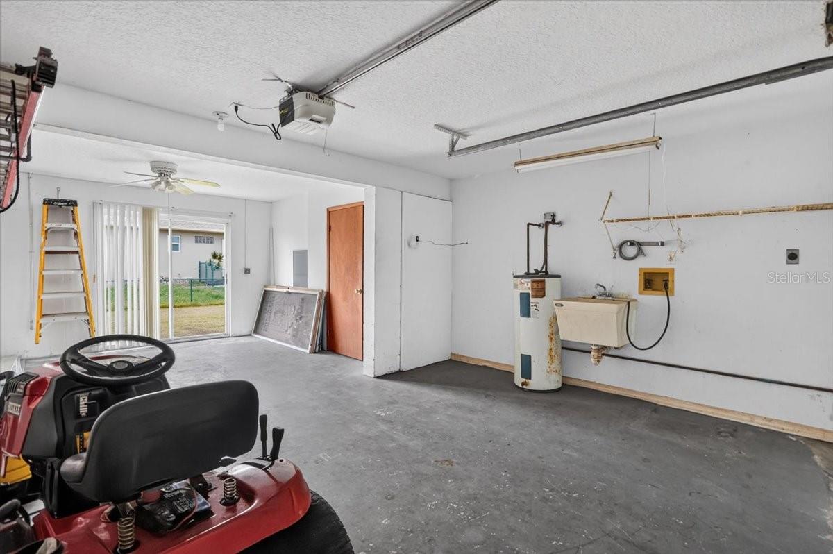 4104 STROMBUS RD — photo 37