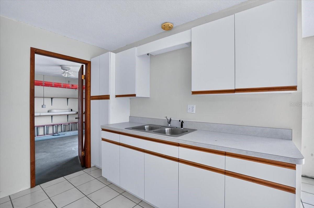 4104 STROMBUS RD — photo 33