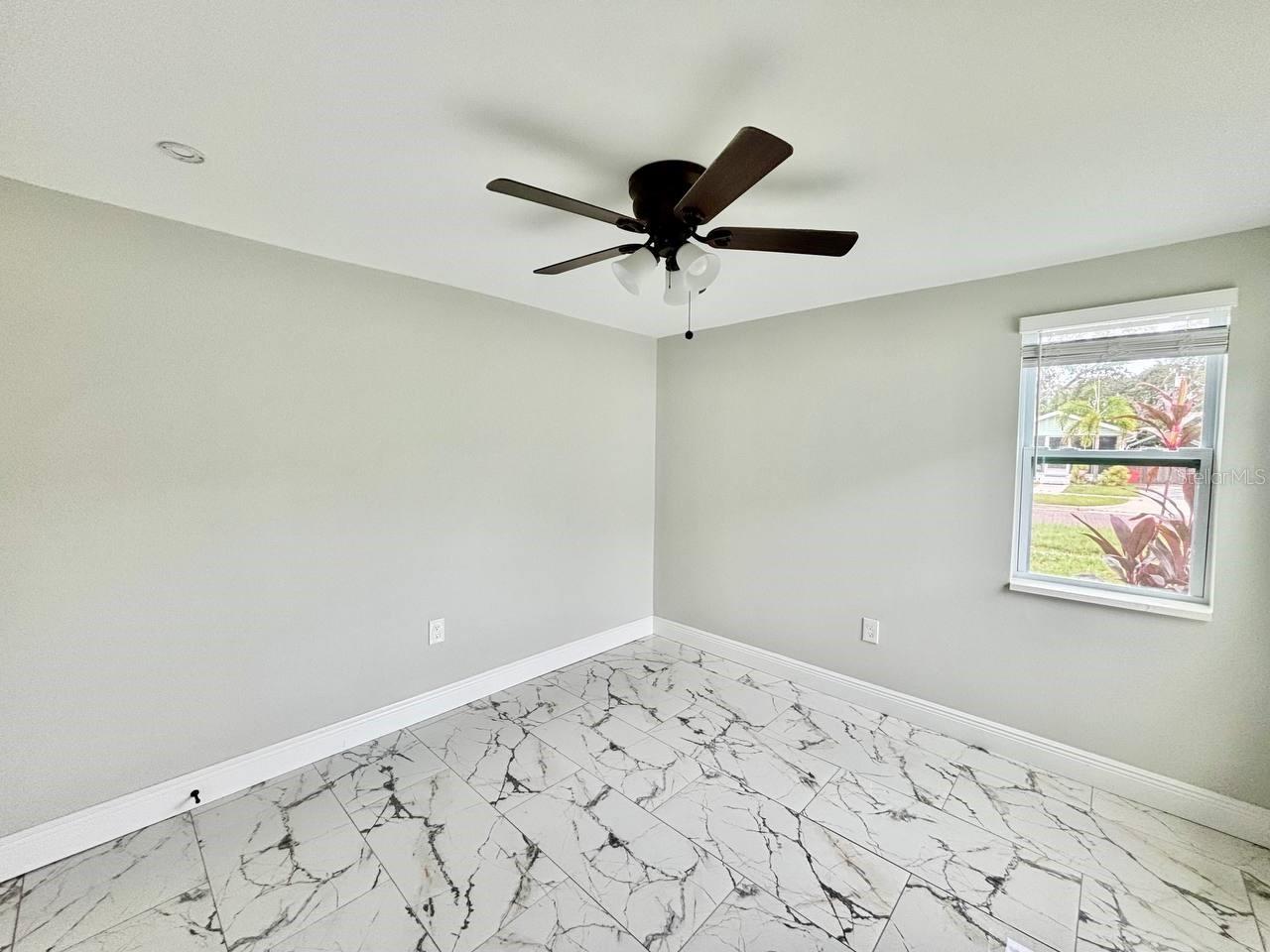 425 ORANGEWOOD DR — photo 18