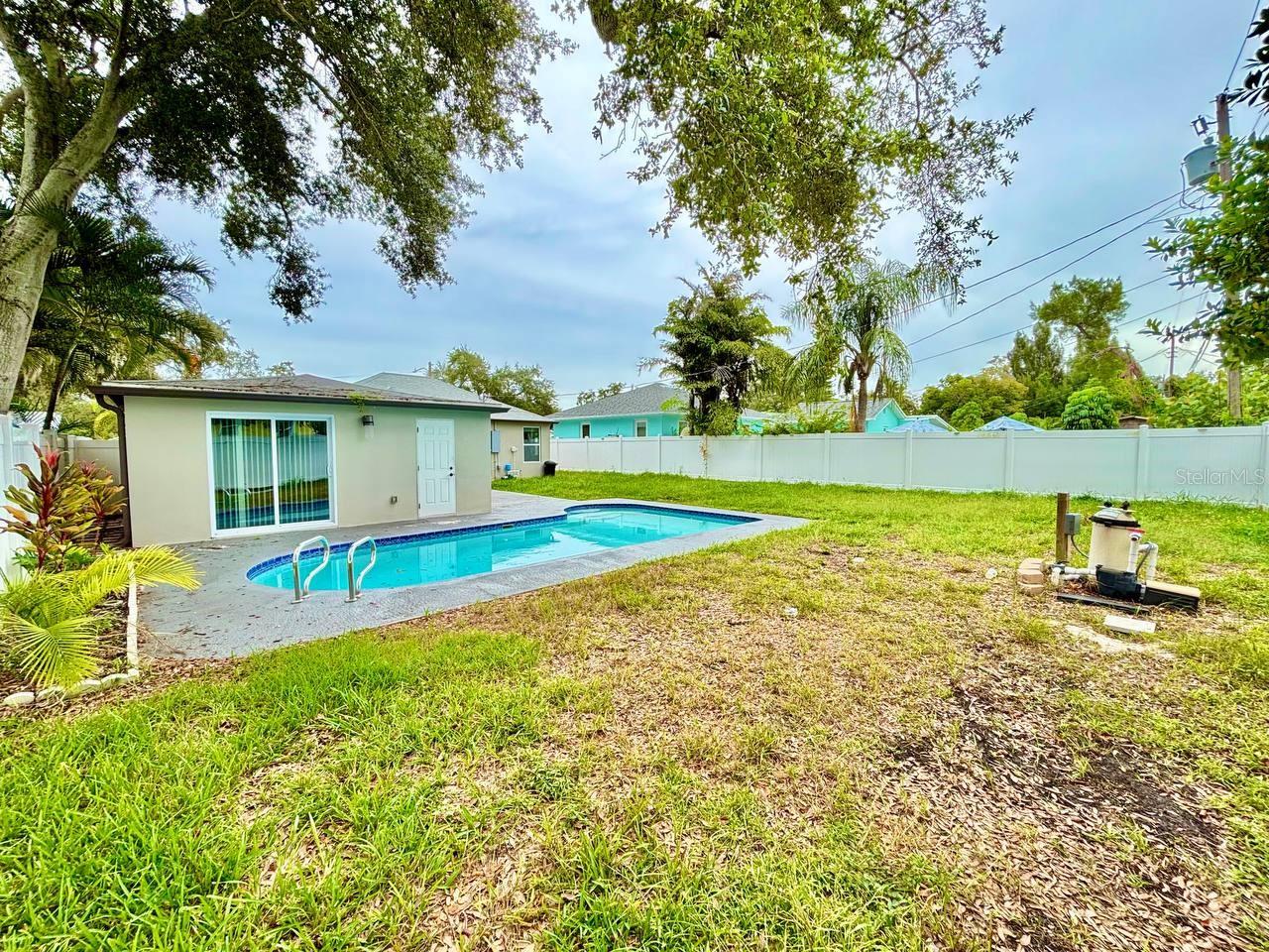 425 ORANGEWOOD DR — photo 32