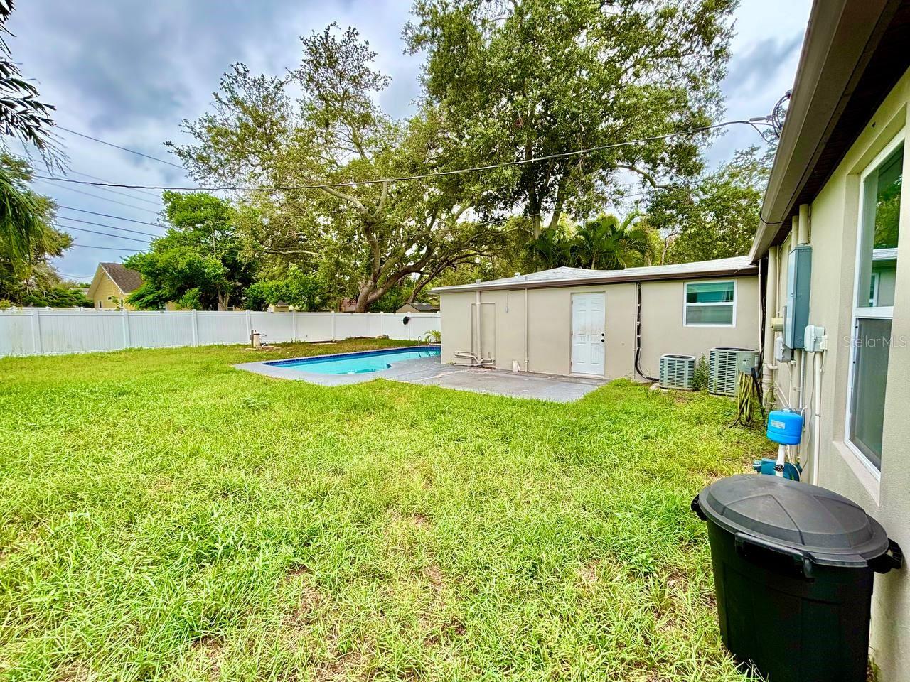 425 ORANGEWOOD DR — photo 35