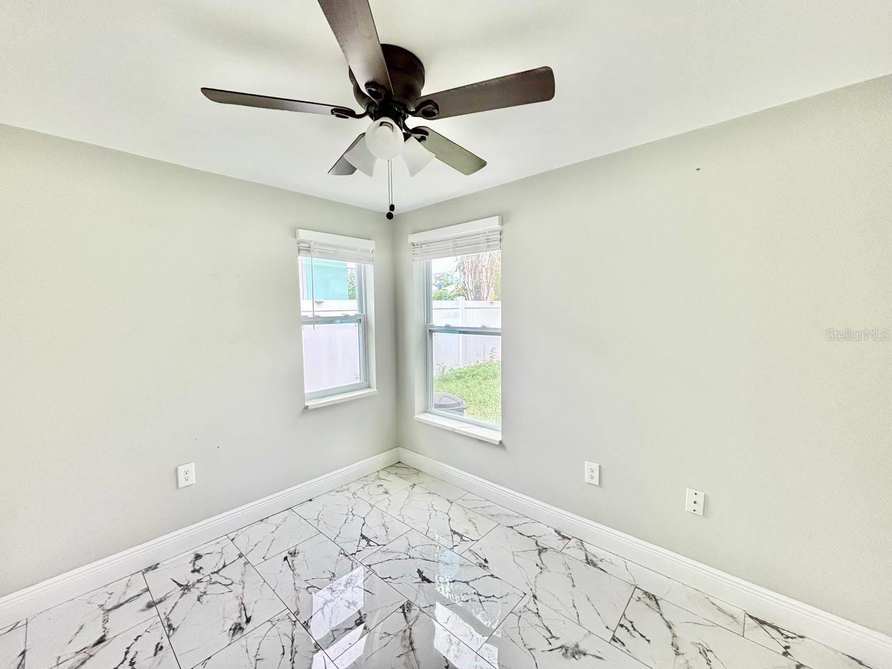 425 ORANGEWOOD DR — photo 12