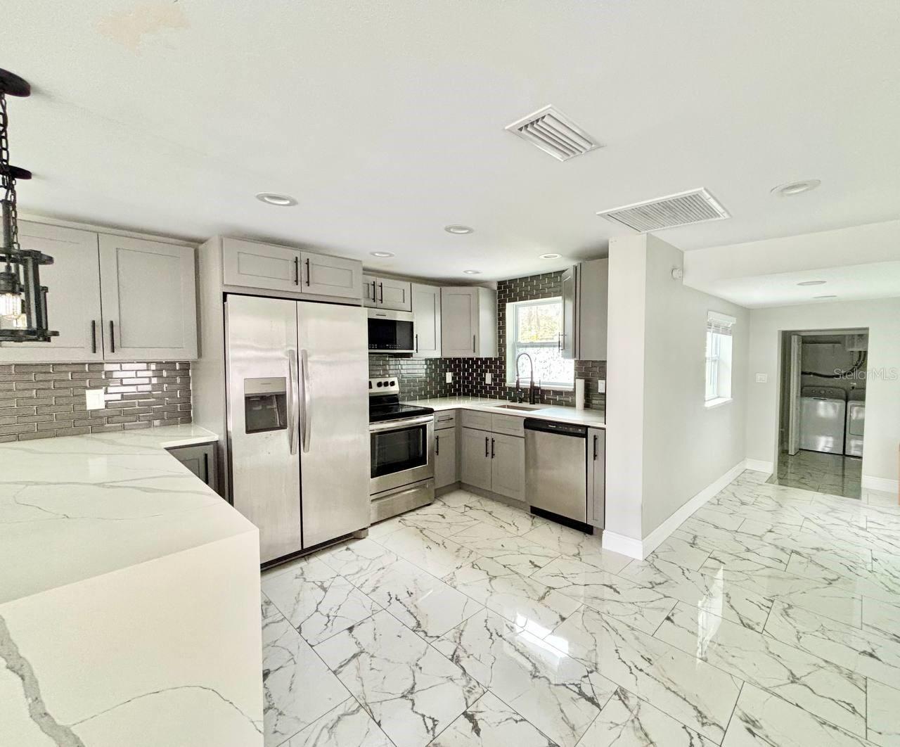 425 ORANGEWOOD DR — photo 8