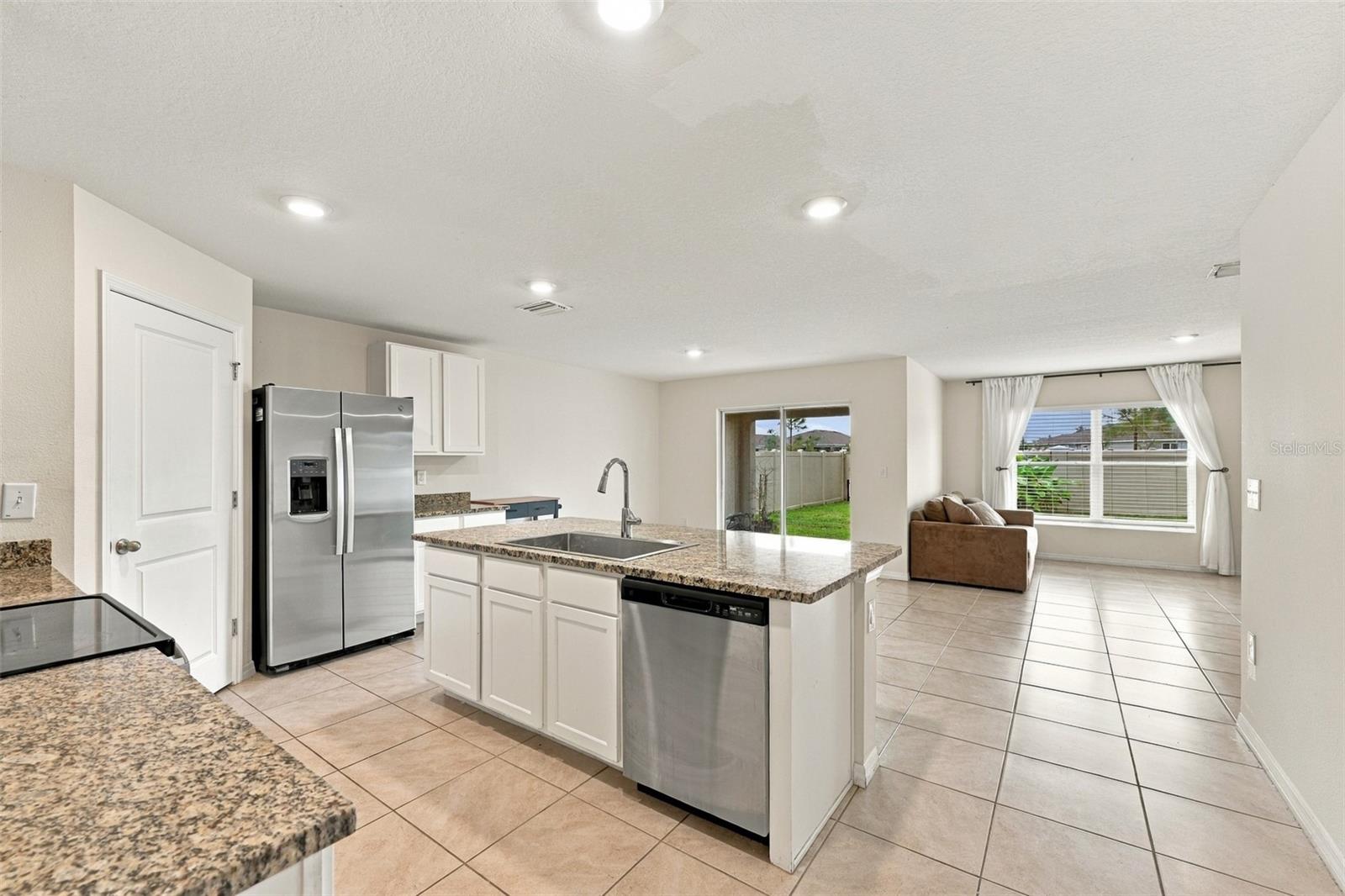 7980 BROAD POINTE DR — photo 6