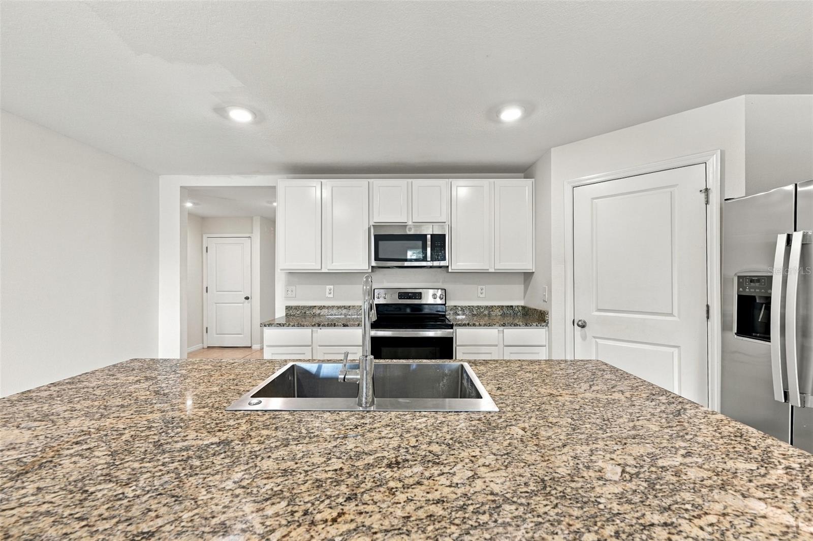 7980 BROAD POINTE DR — photo 11