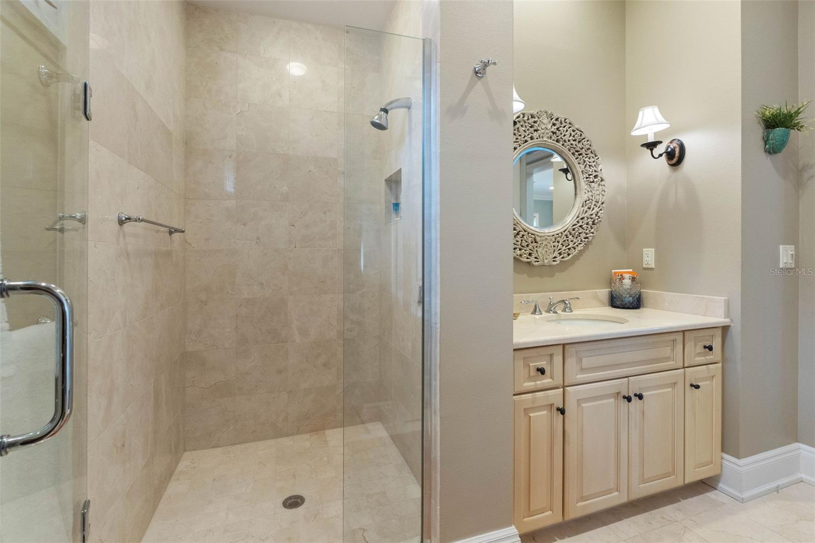 505 HARBOR DR — photo 46