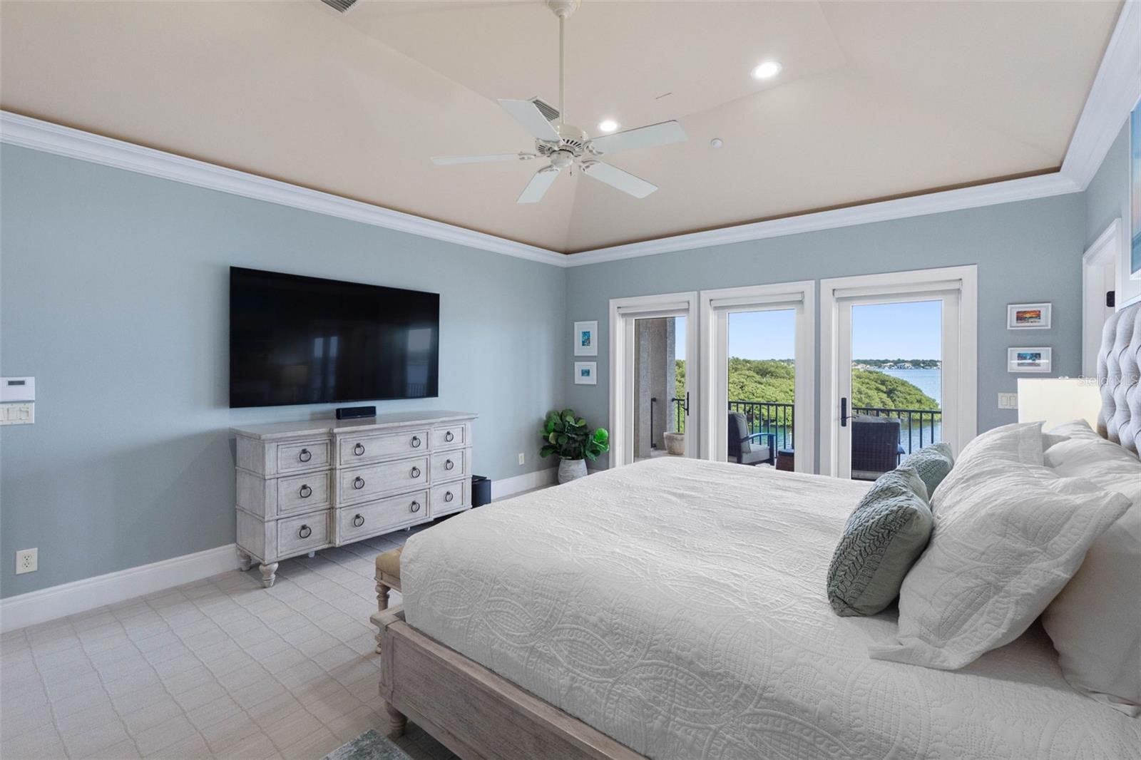 505 HARBOR DR — photo 35