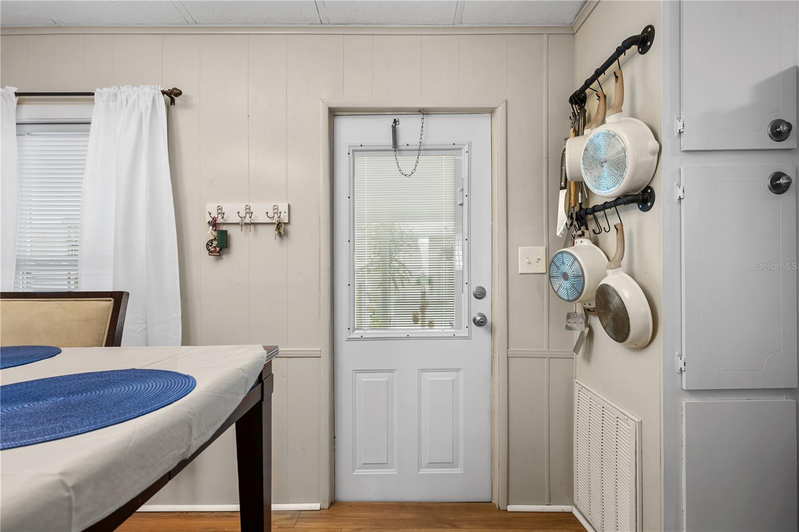 3329 EILEEN DR — photo 14