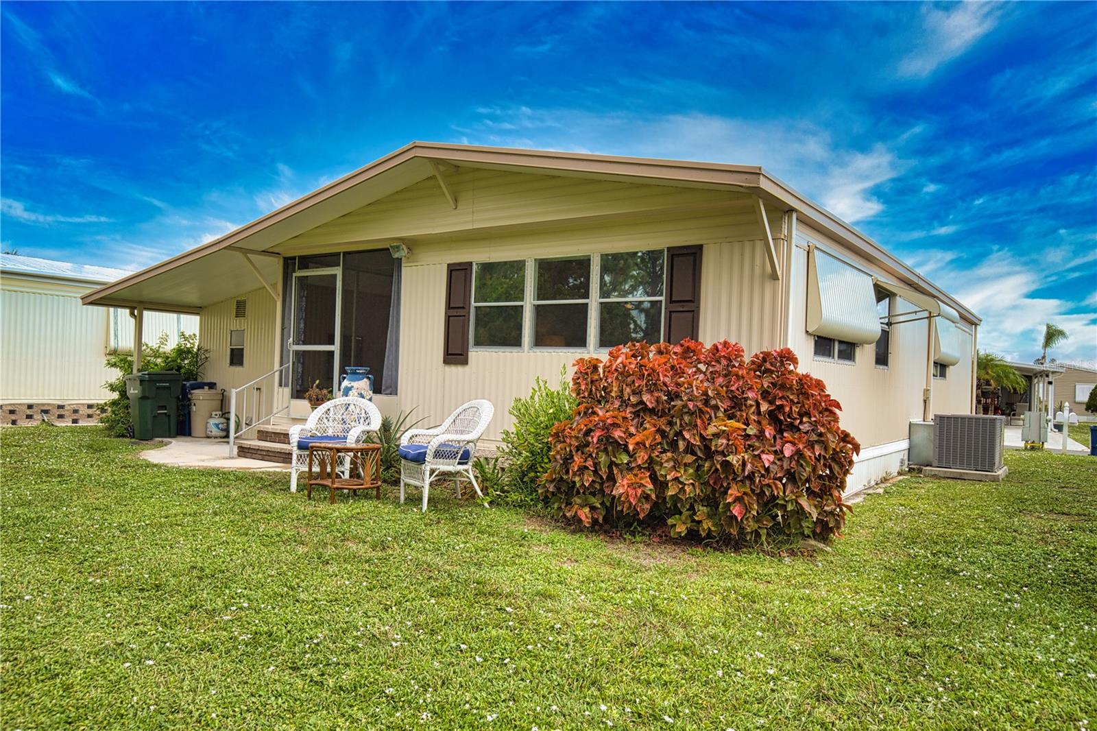 236 N FIJI CIR — photo 3