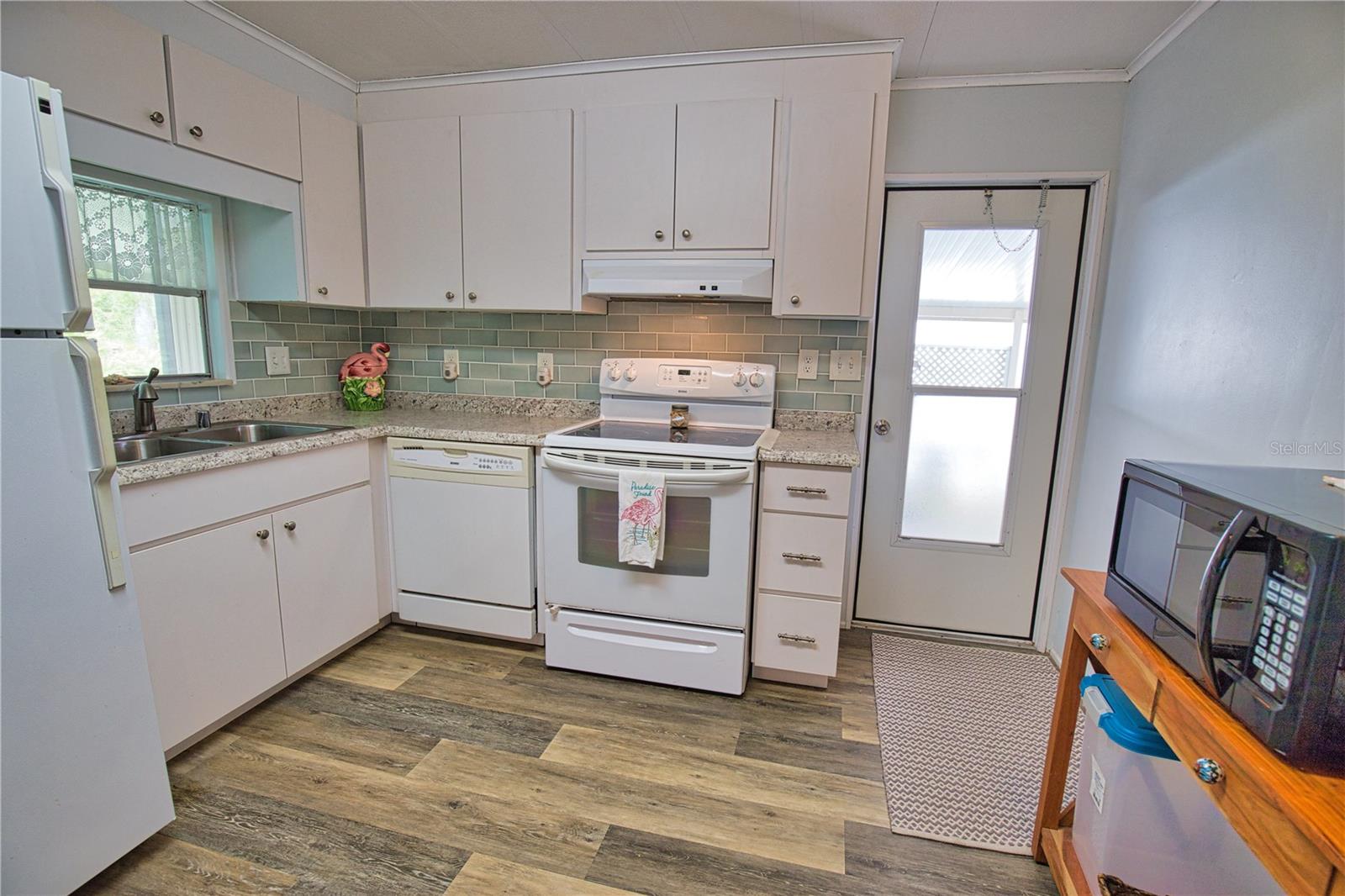 236 N FIJI CIR — photo 18