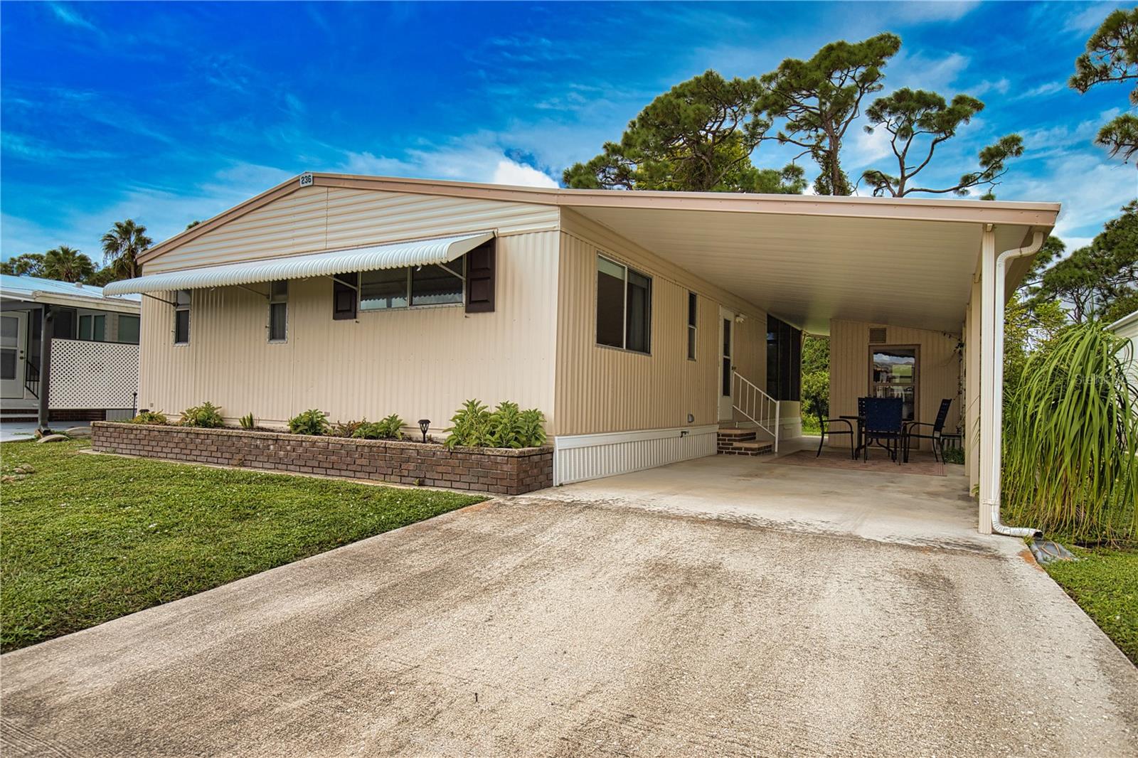 236 N FIJI CIR — photo 42