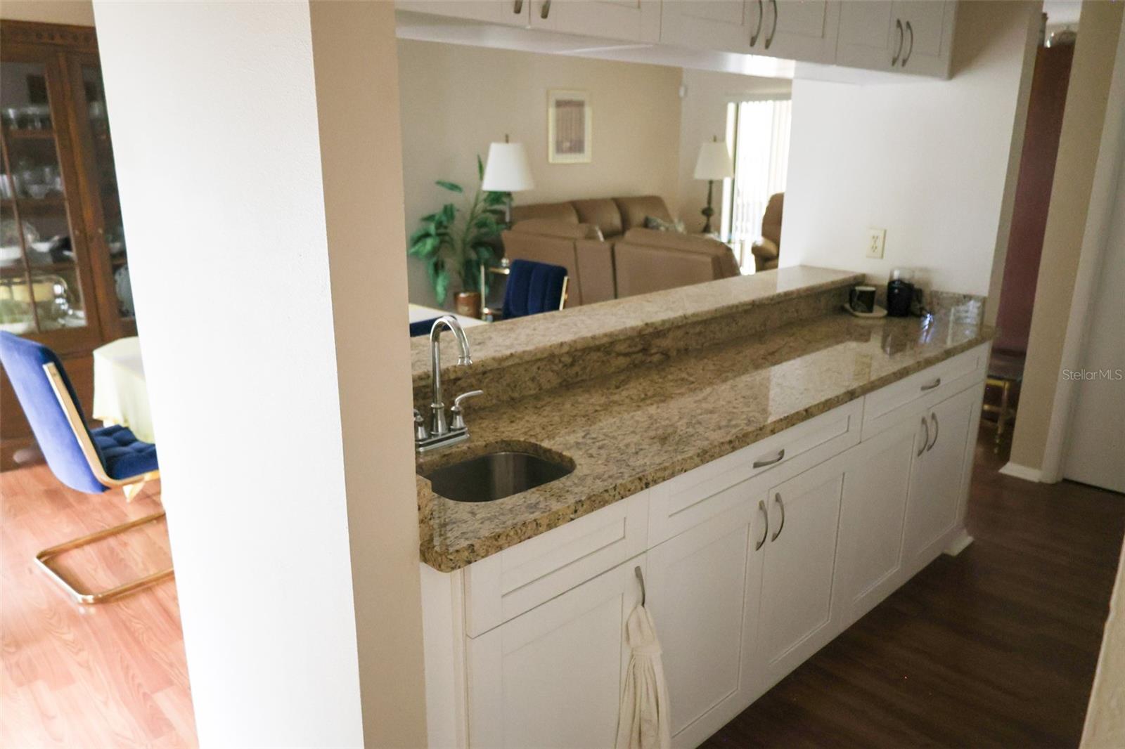 60 DALE PL — photo 9