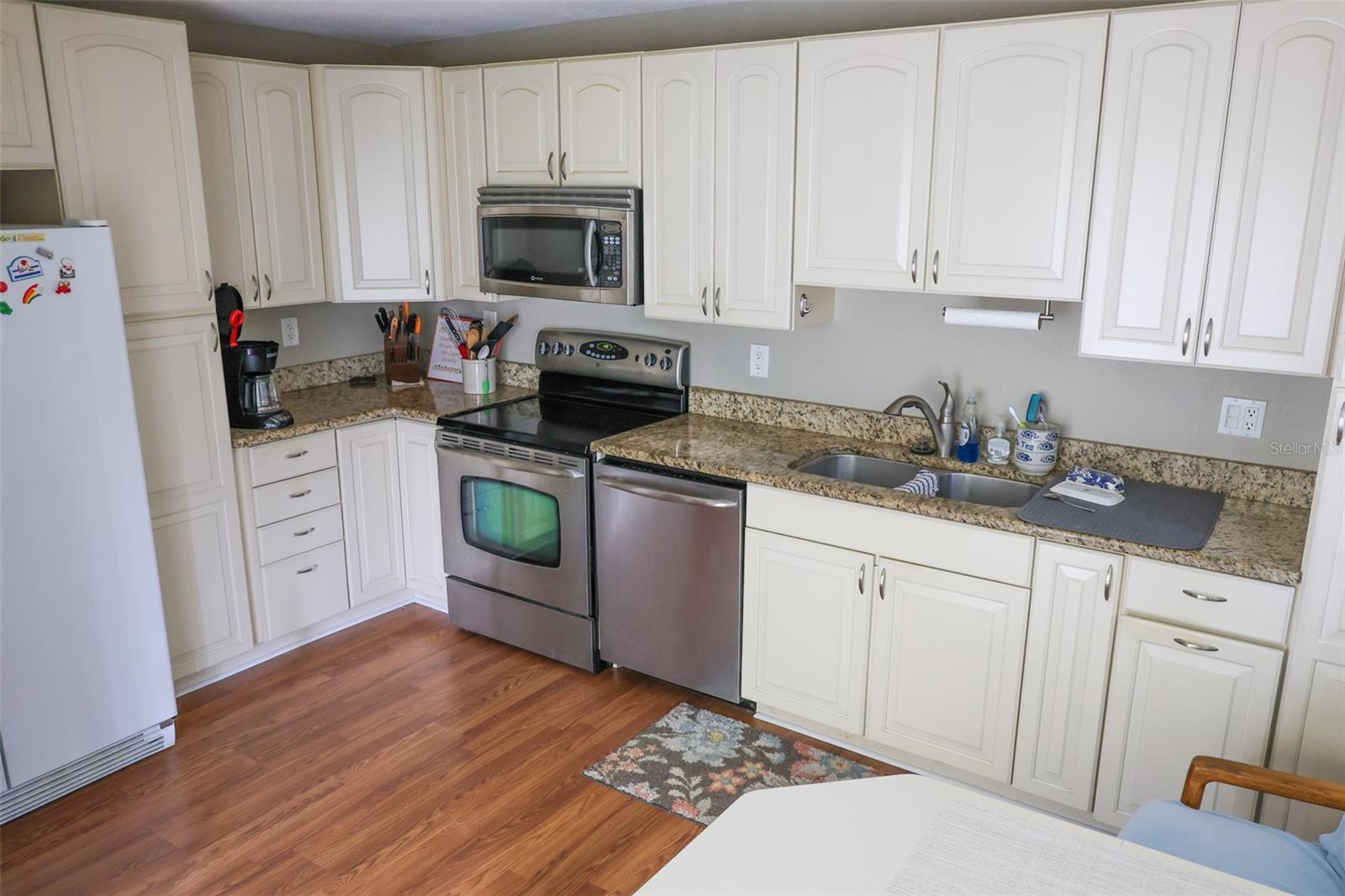 60 DALE PL — photo 3