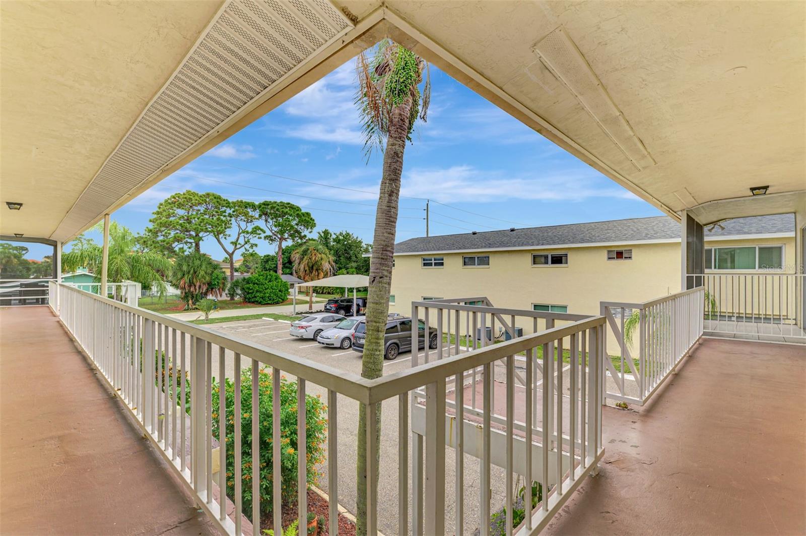 360 BASE AVE E #424 — photo 4