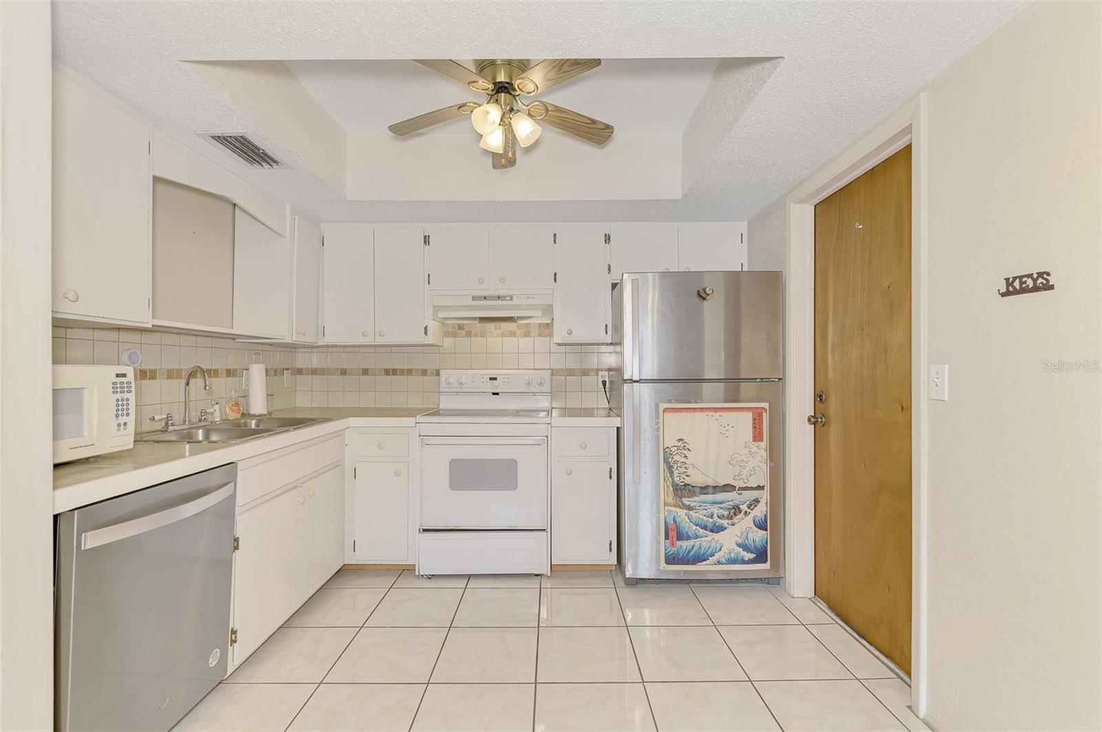 360 BASE AVE E #424 — photo 12