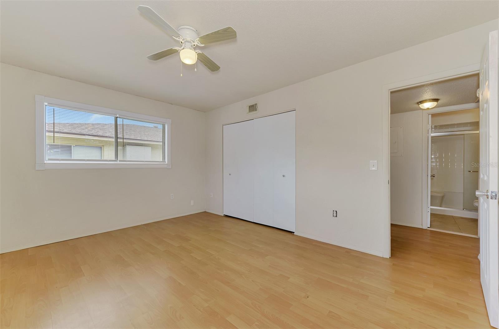 360 BASE AVE E #424 — photo 20