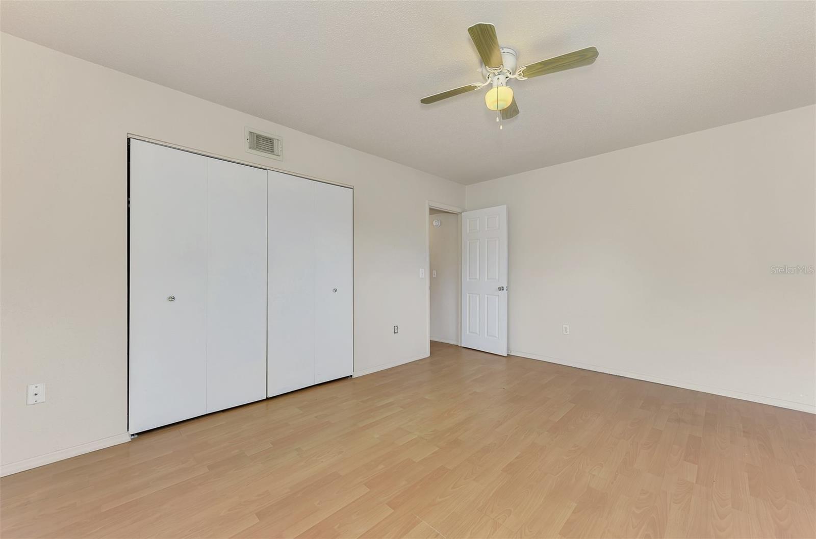 360 BASE AVE E #424 — photo 22