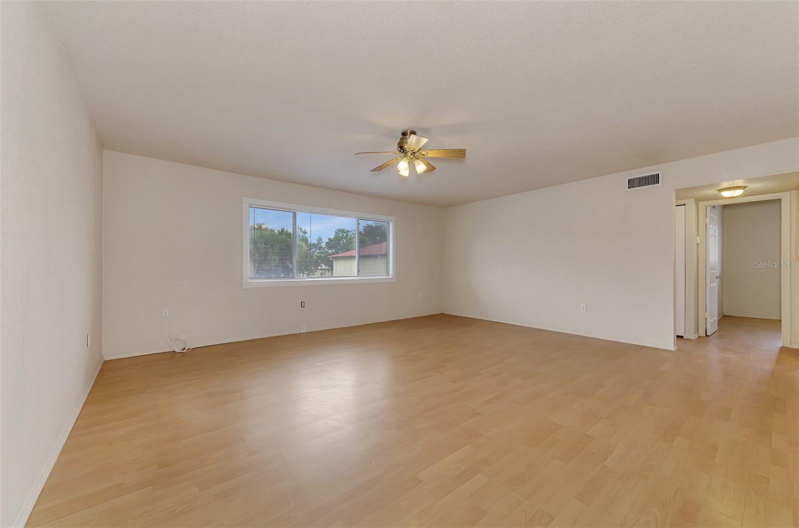 360 BASE AVE E #424 — photo 8