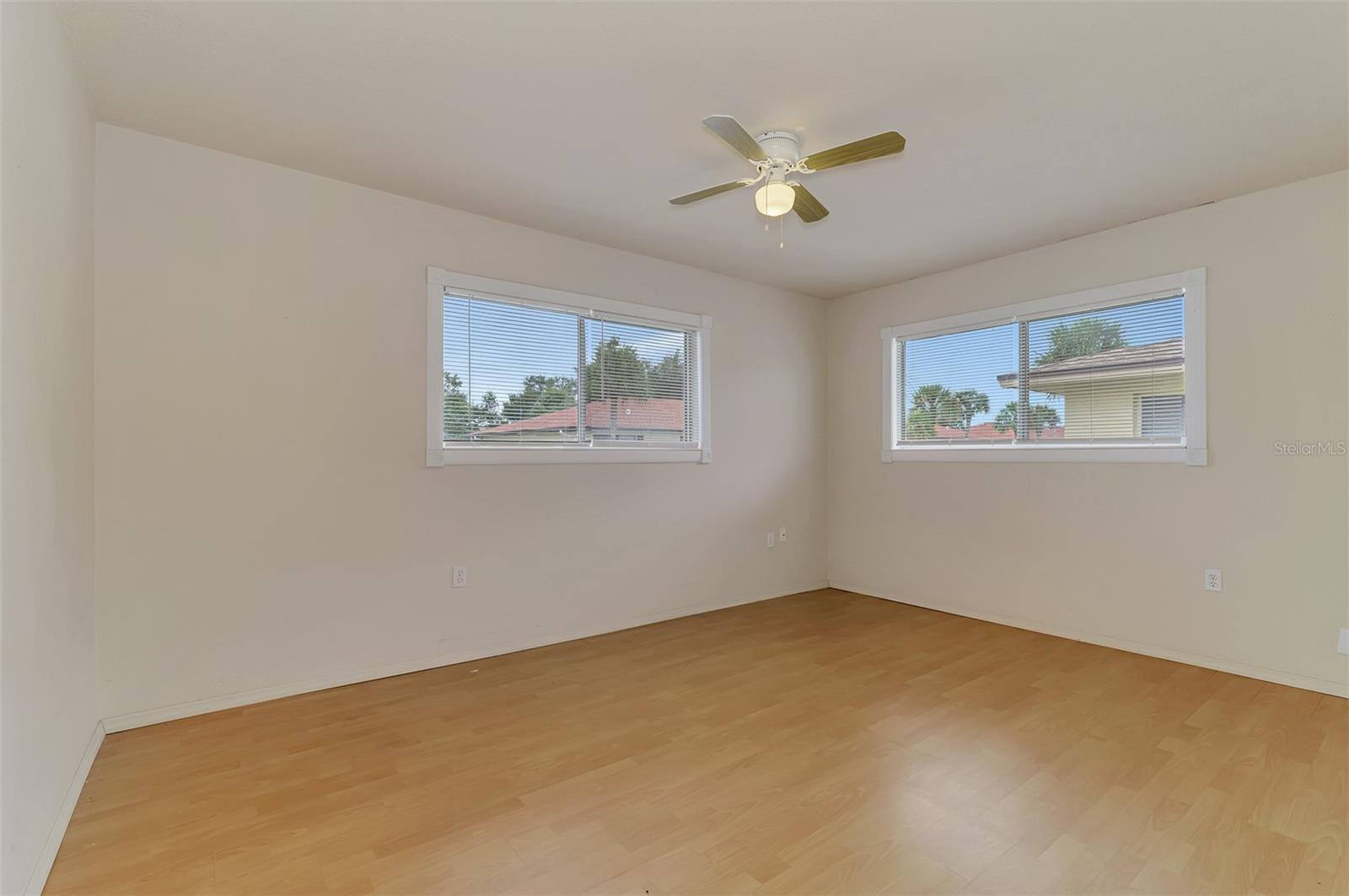 360 BASE AVE E #424 — photo 19