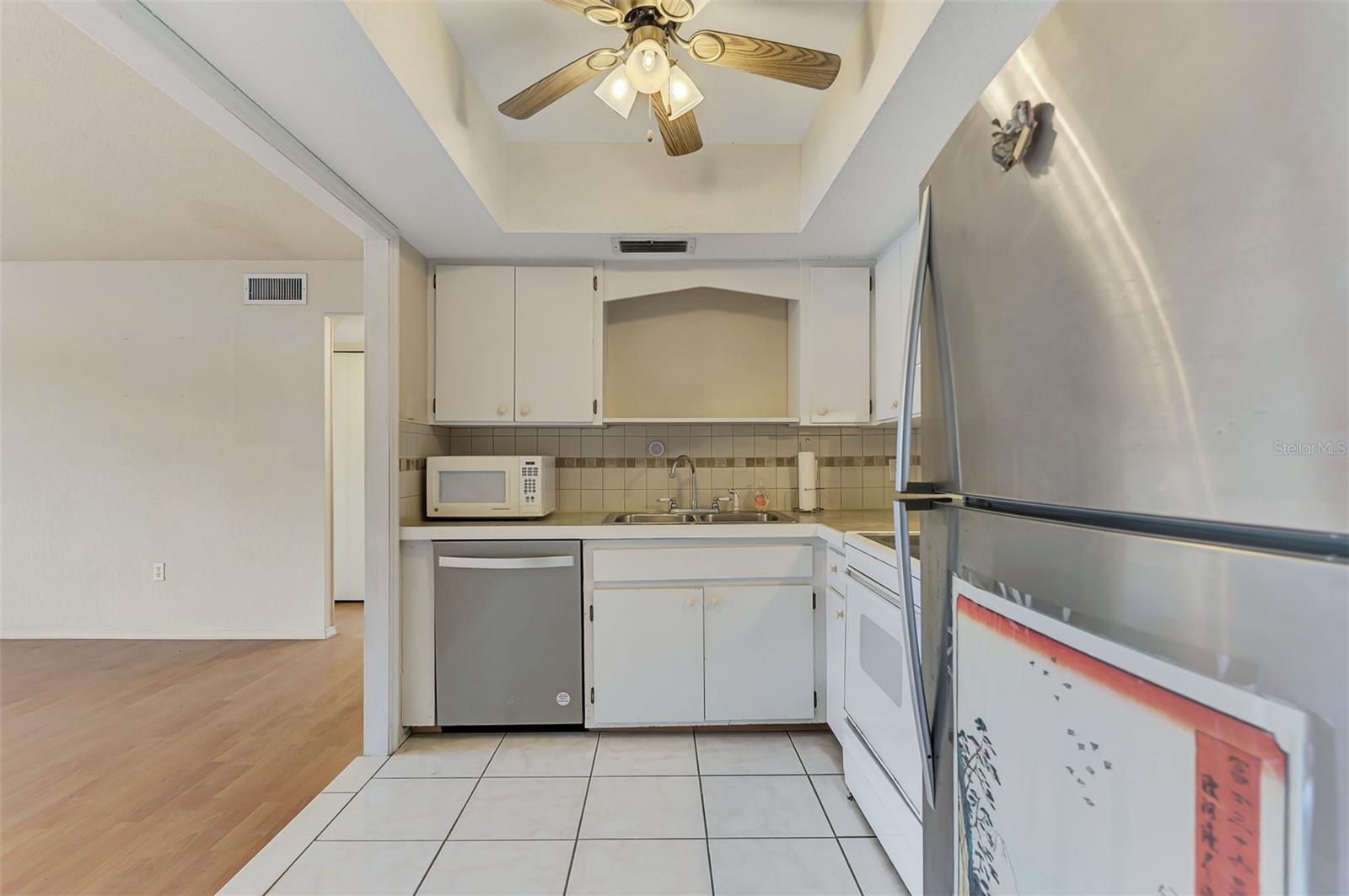 360 BASE AVE E #424 — photo 15