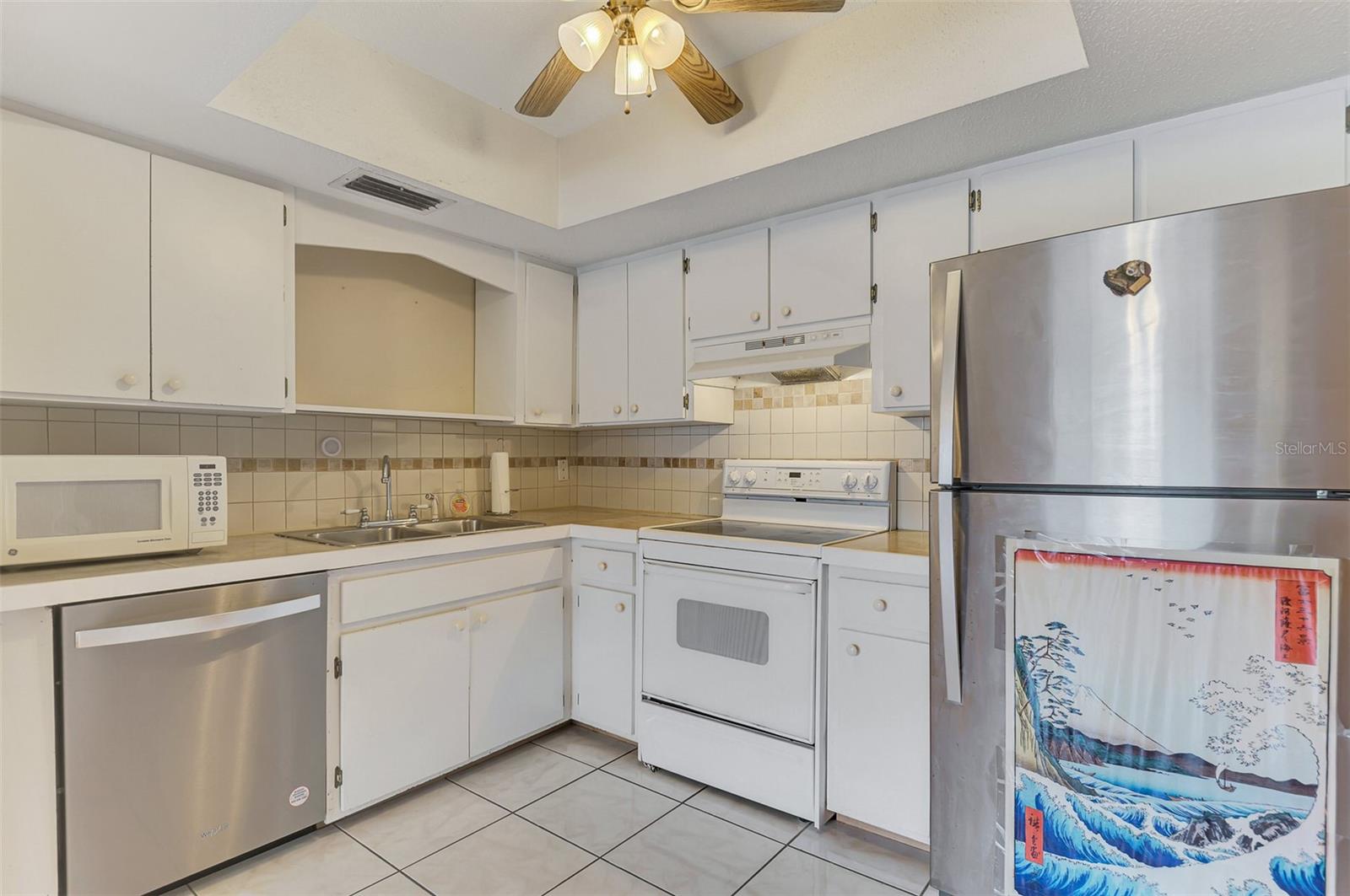 360 BASE AVE E #424 — photo 13