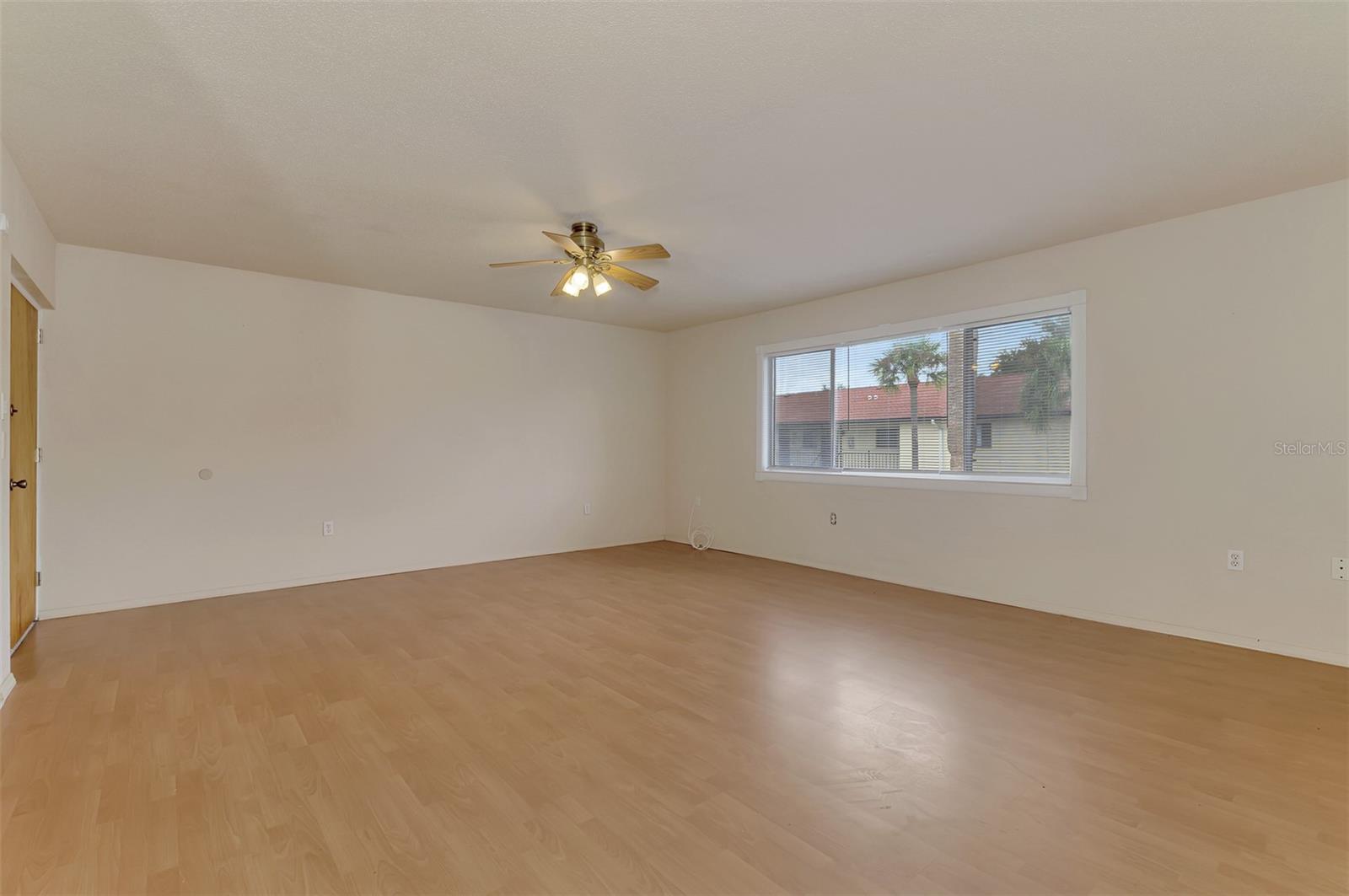 360 BASE AVE E #424 — photo 9