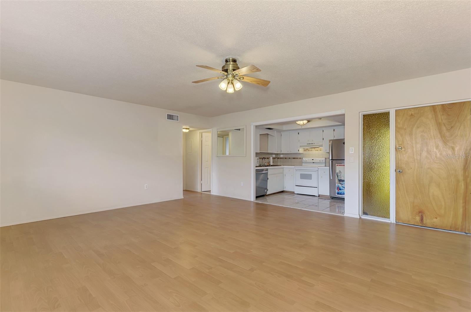 360 BASE AVE E #424 — photo 11