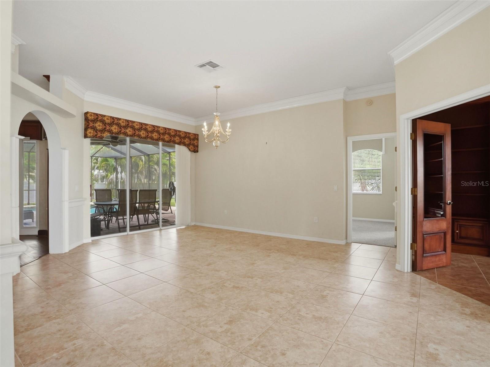 1411 AMESBURY CT — photo 20