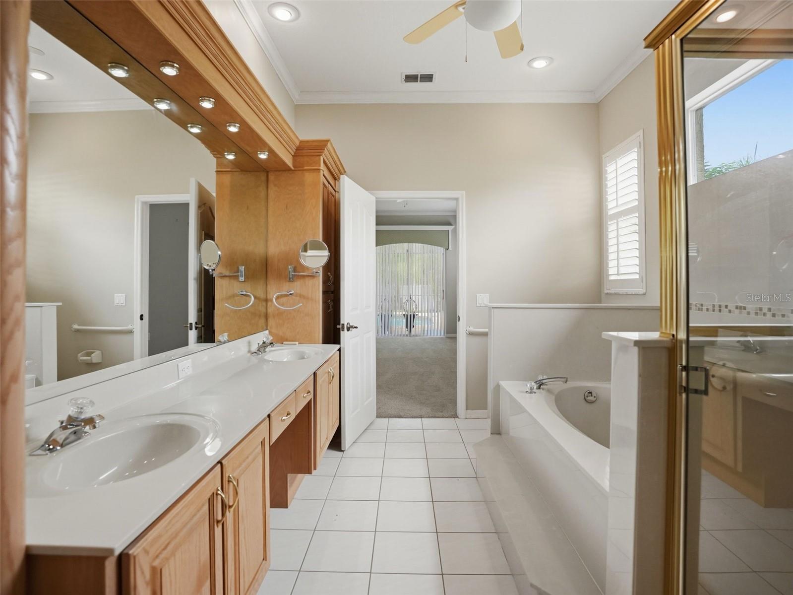 1411 AMESBURY CT — photo 27
