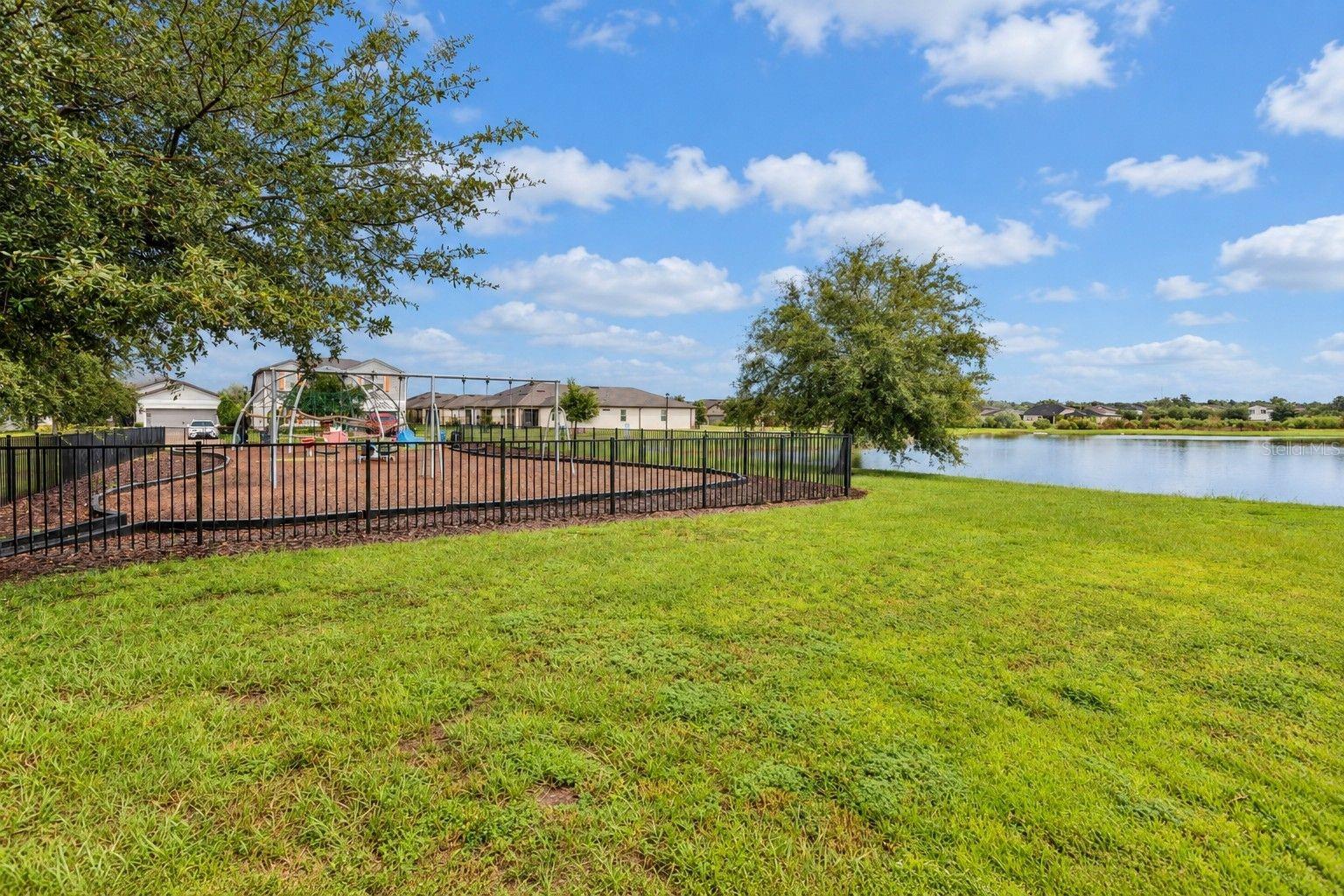 9146 HILLCROFT DR — photo 30