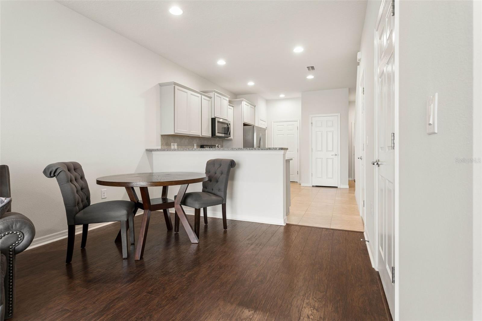9146 HILLCROFT DR — photo 11
