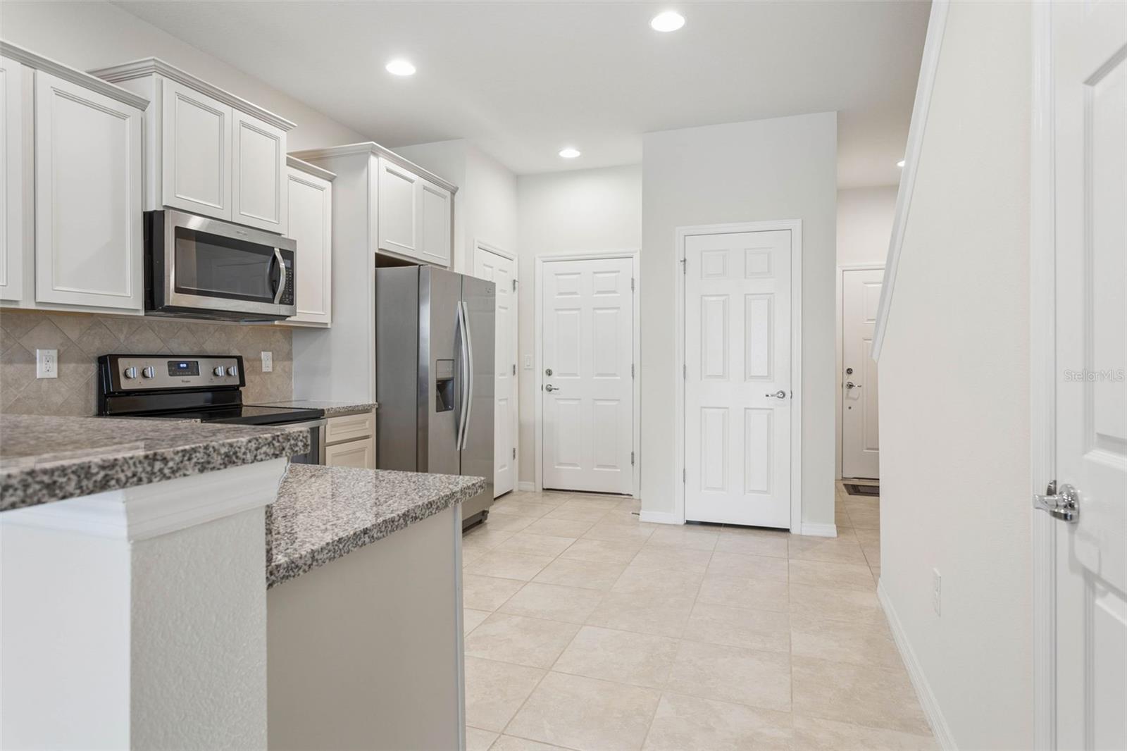 9146 HILLCROFT DR — photo 13