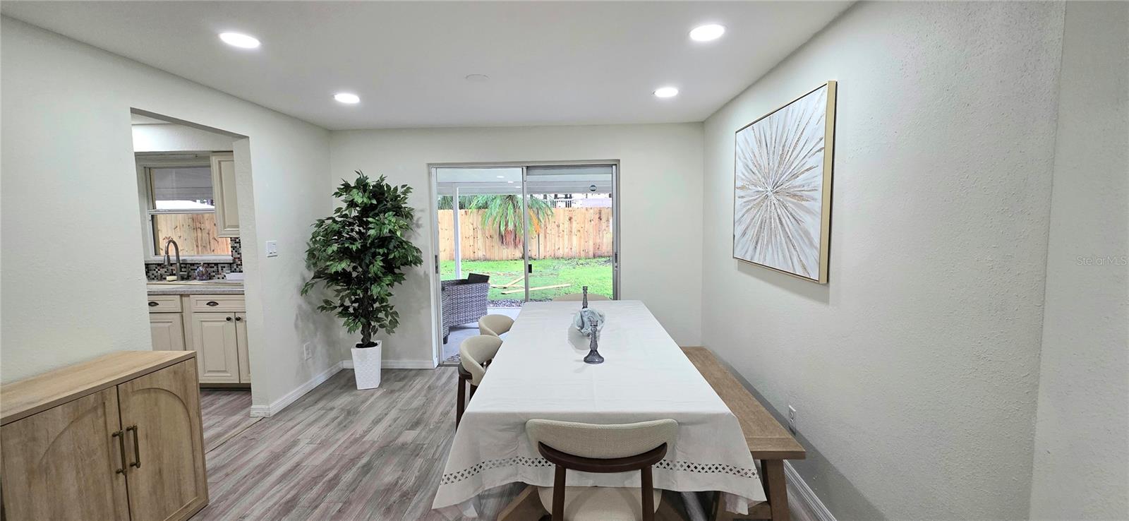 150 SUNCREST DR — photo 4