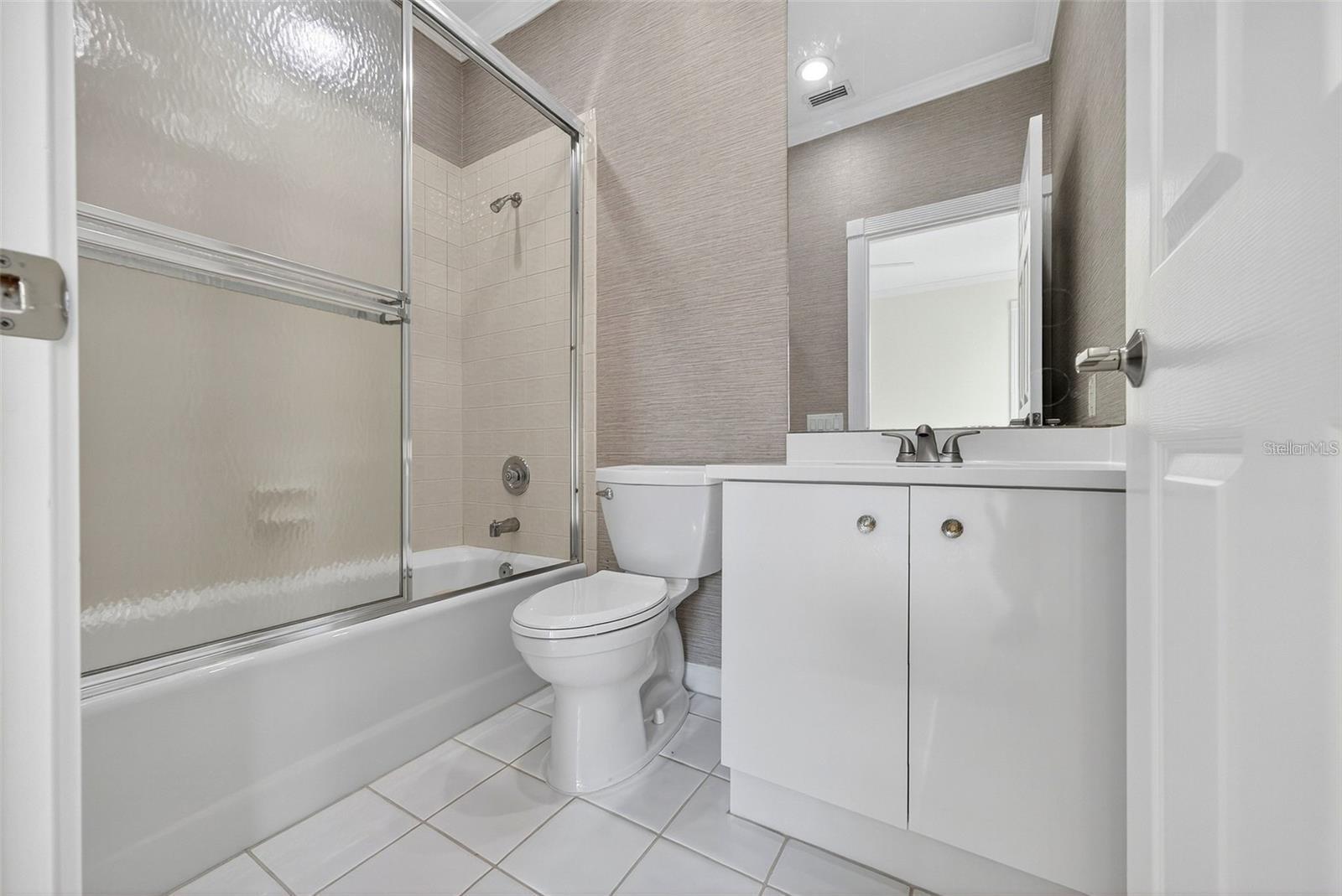 3488 MISTLETOE LN — photo 43