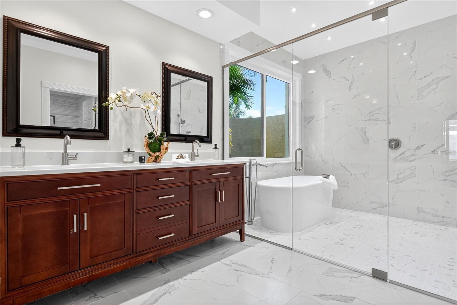 3488 MISTLETOE LN — photo 35