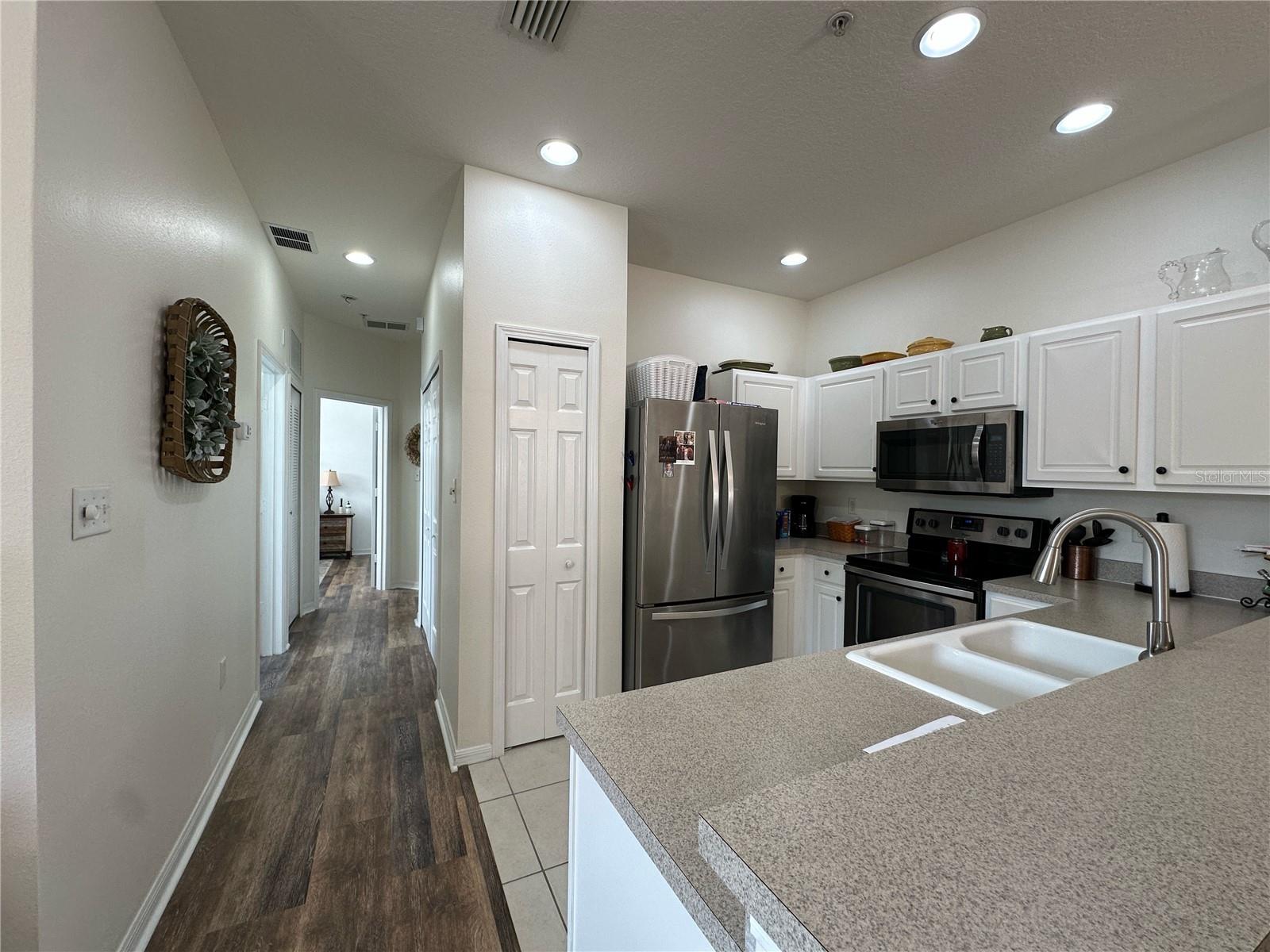 3815 PARKRIDGE CIR #2-203 — photo 9
