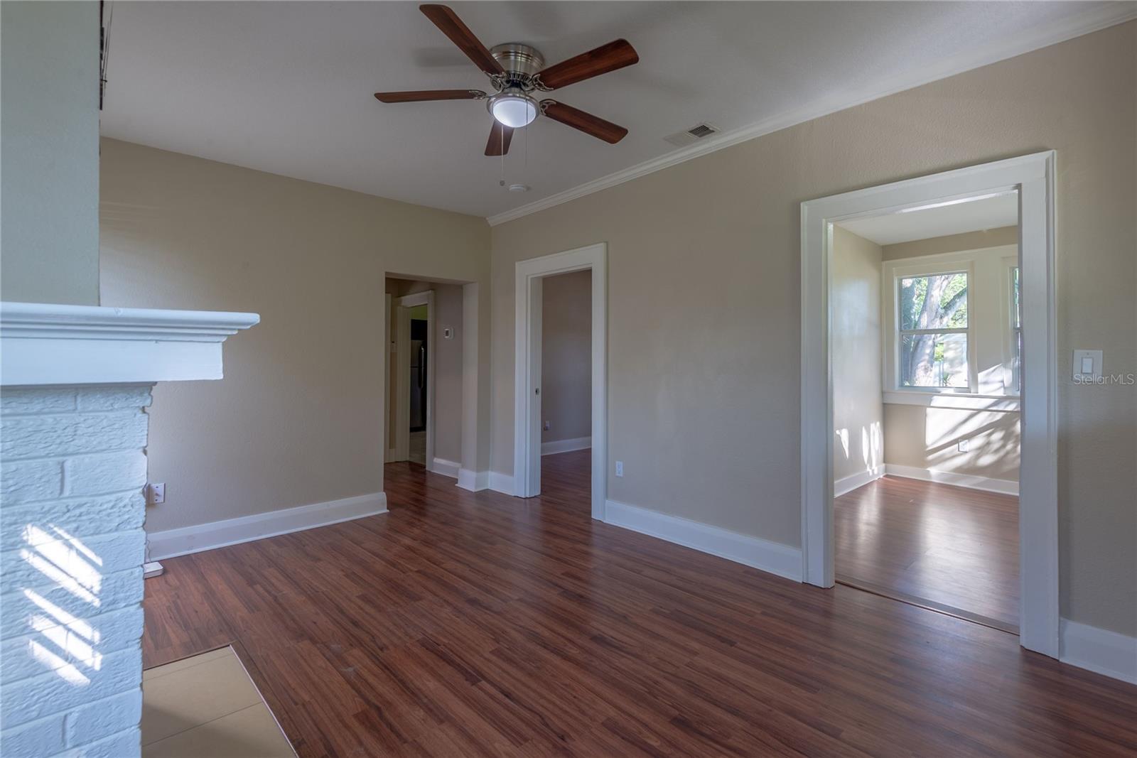 3810 N DARWIN AVE — photo 3