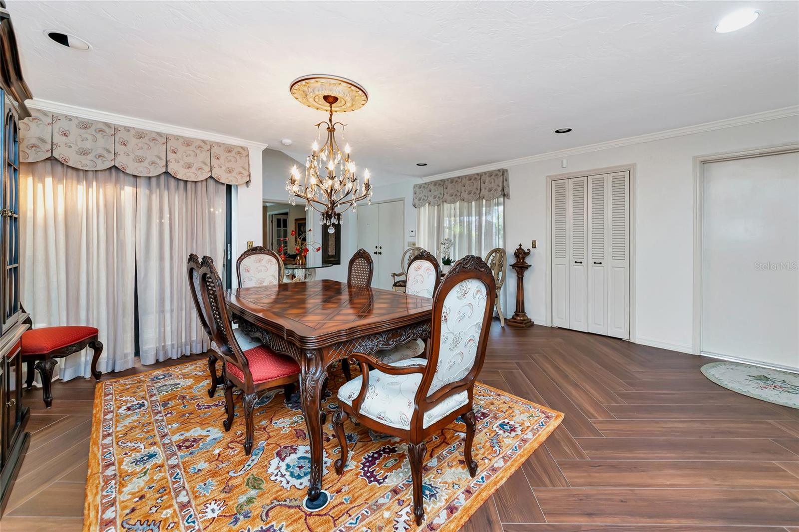 6976 COUNTRY LAKES CIR — photo 28