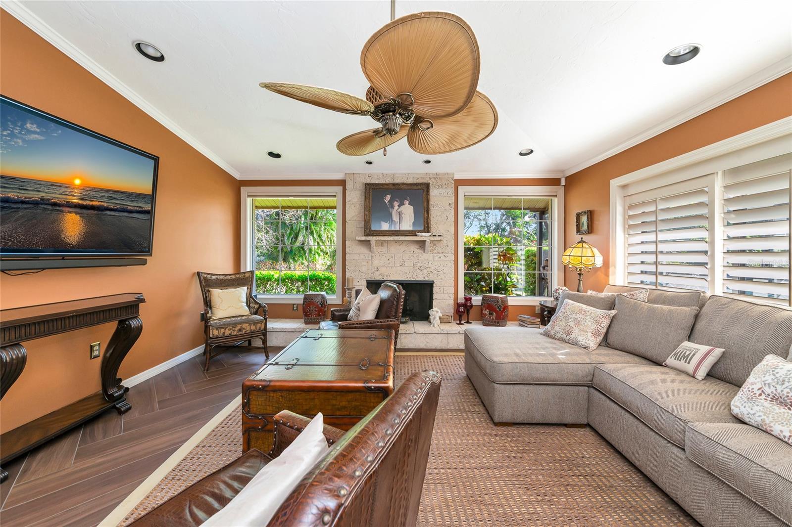 6976 COUNTRY LAKES CIR — photo 4