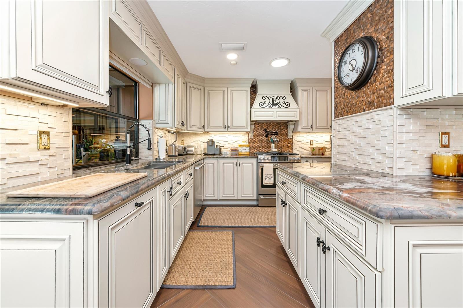 6976 COUNTRY LAKES CIR — photo 11