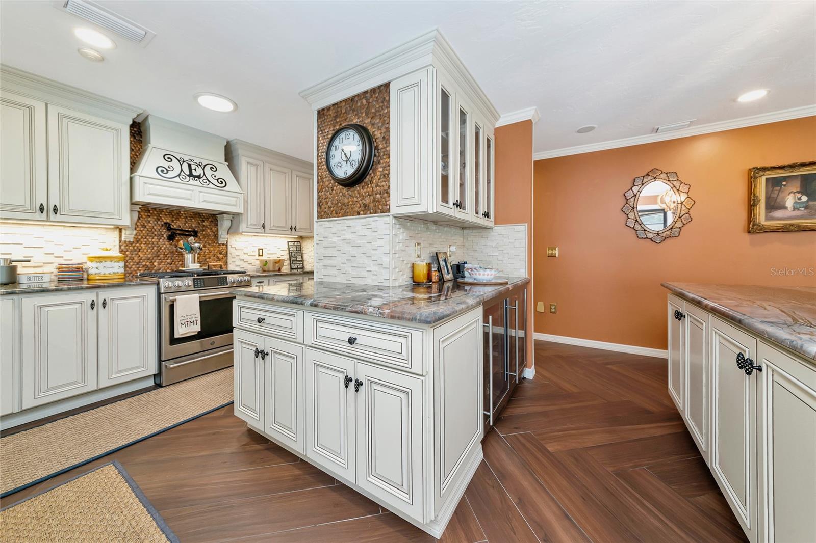 6976 COUNTRY LAKES CIR — photo 10